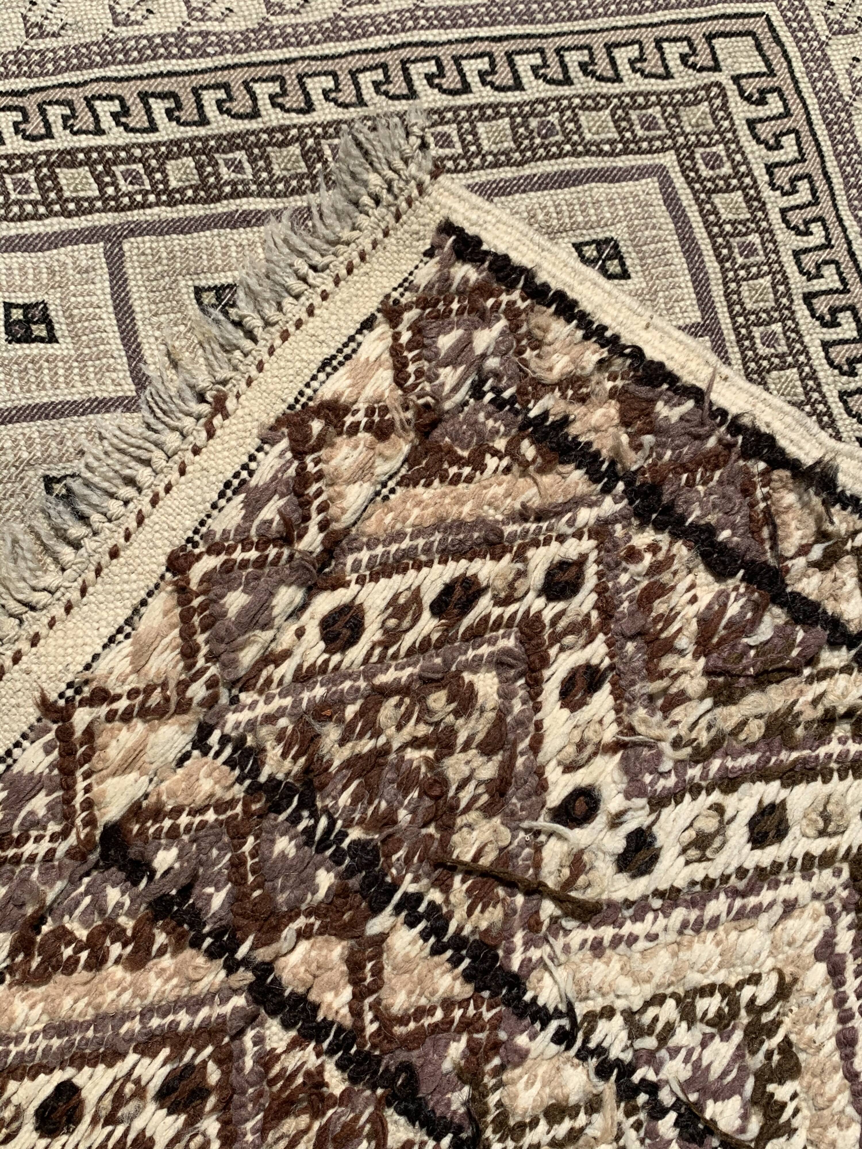Tapis marocain beige et marron, années 70 - 186x266cm