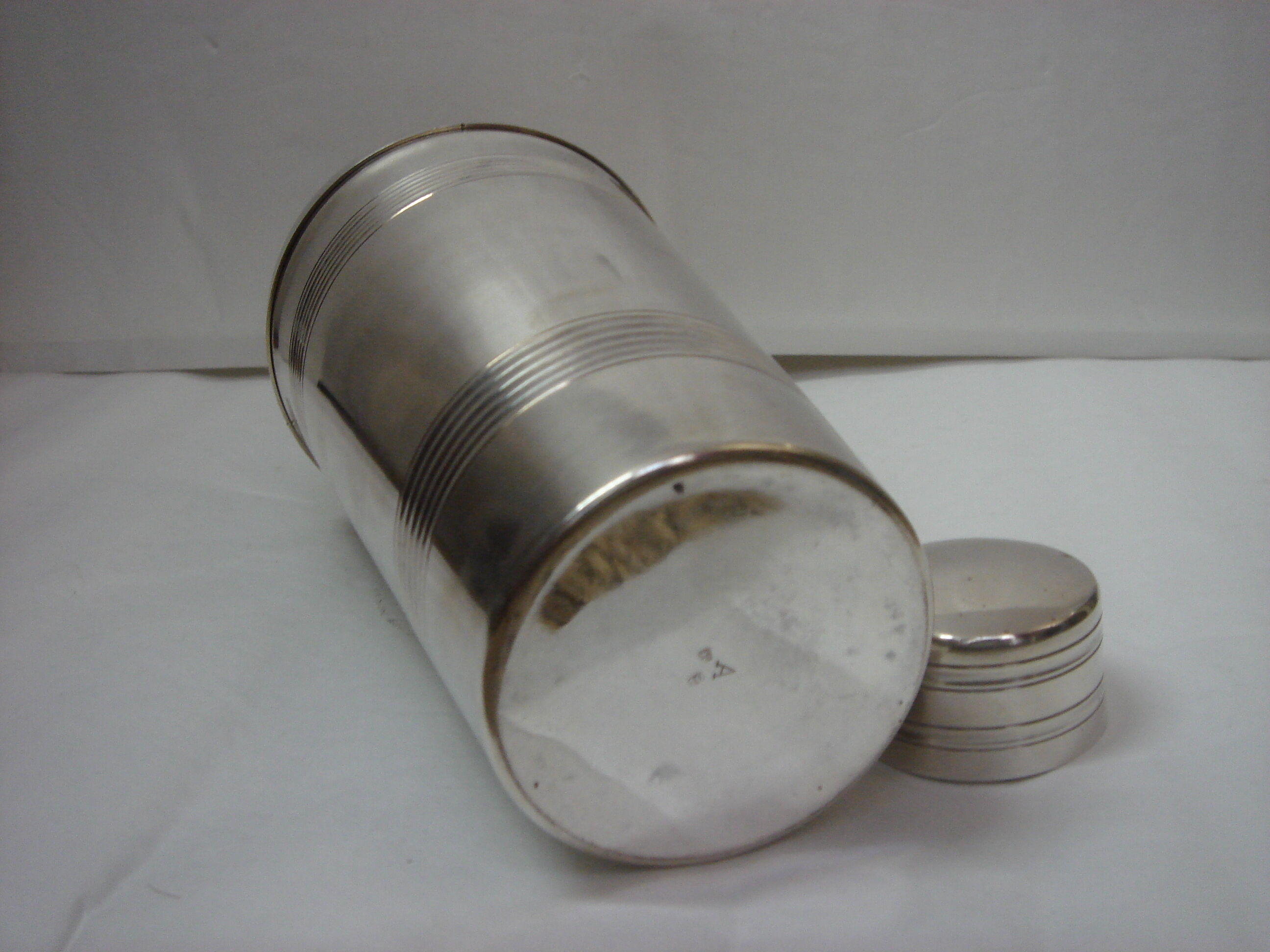 Shaker & 8 cups silver art deco, 1940/50