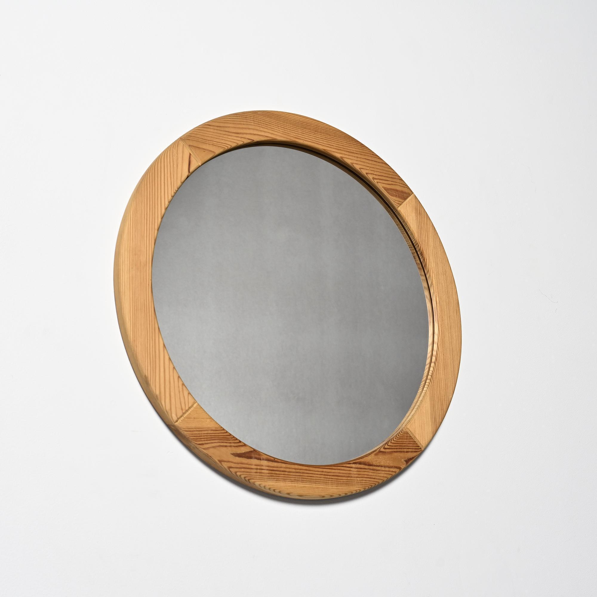 Round solid pine mirror, Les Arcs, circa 1980