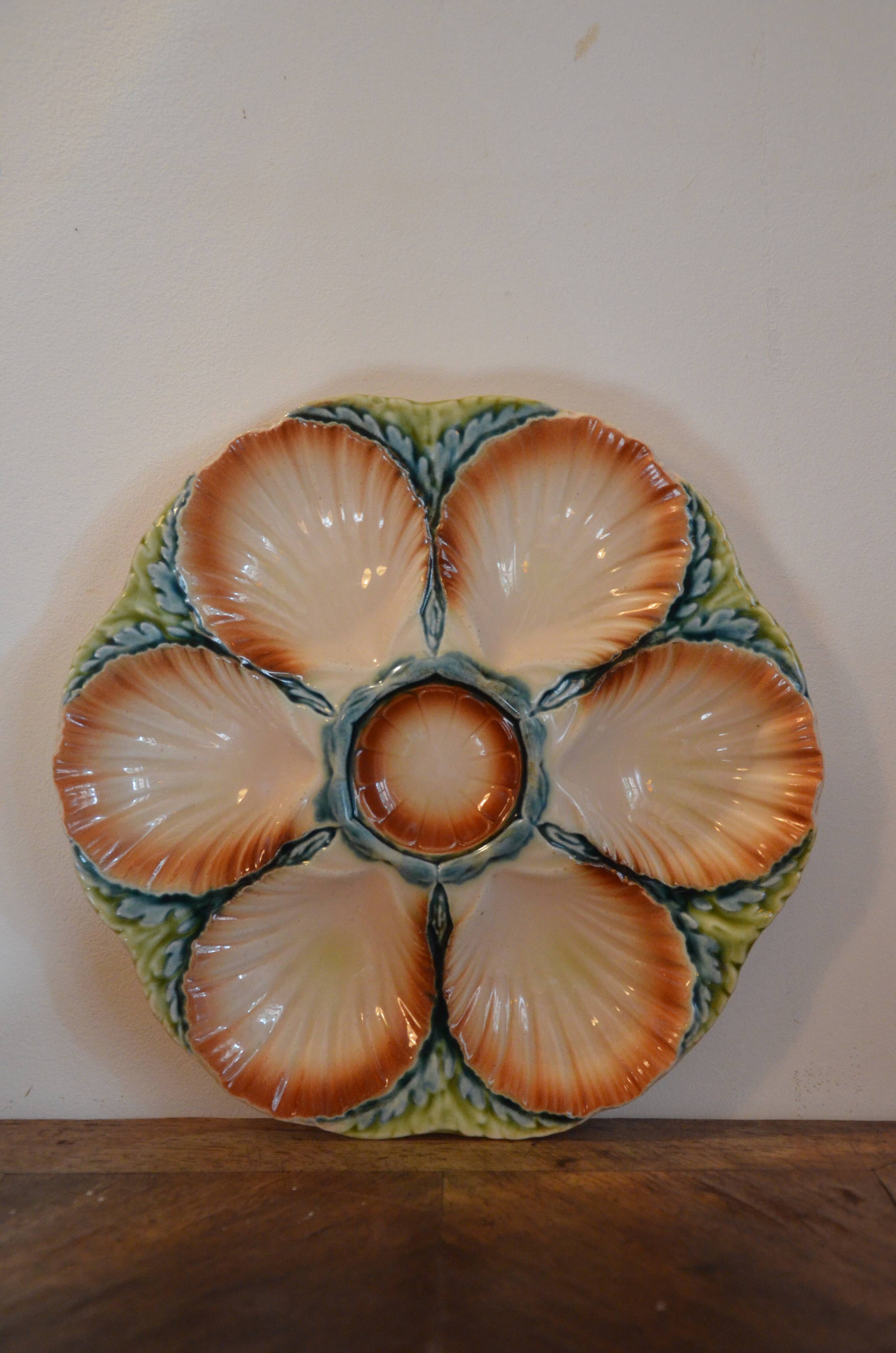 Set of 2 vintage shell dishes from the Sarreguemines earthenware factory