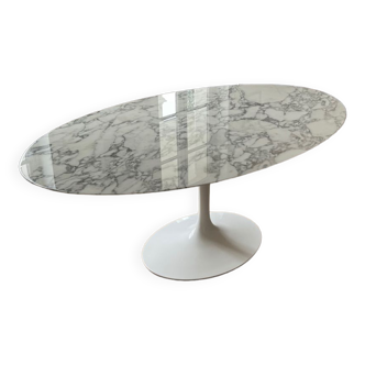 Table ovale Saarinen pour Knoll