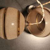 Lot de deux suspensions Art Déco en verre rose et doré