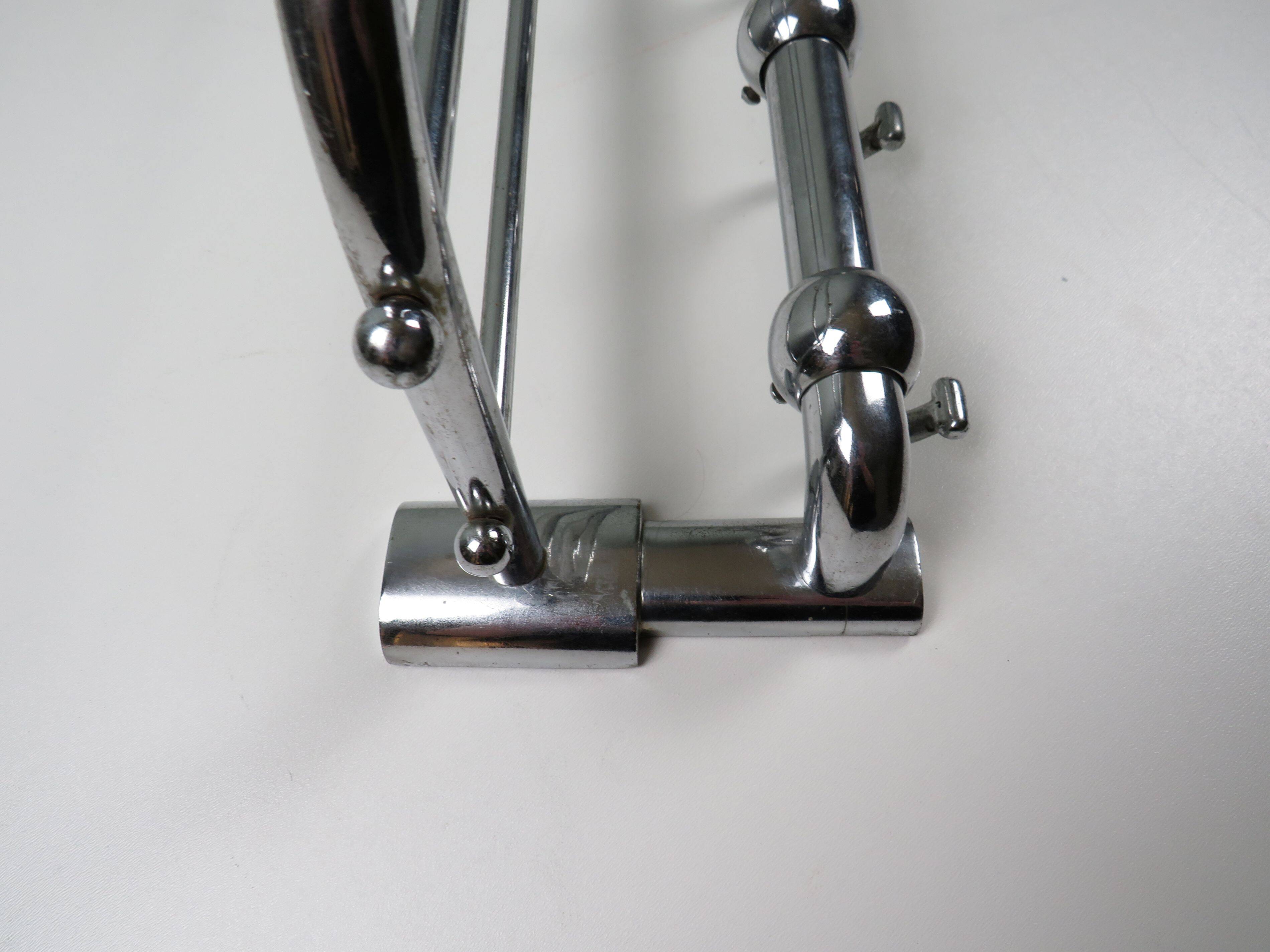 Wall-mounted coat rack Bauhaus / Art Deco in chrome metal, 1920s