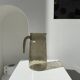 Carafe en verre fumée vintage striée
