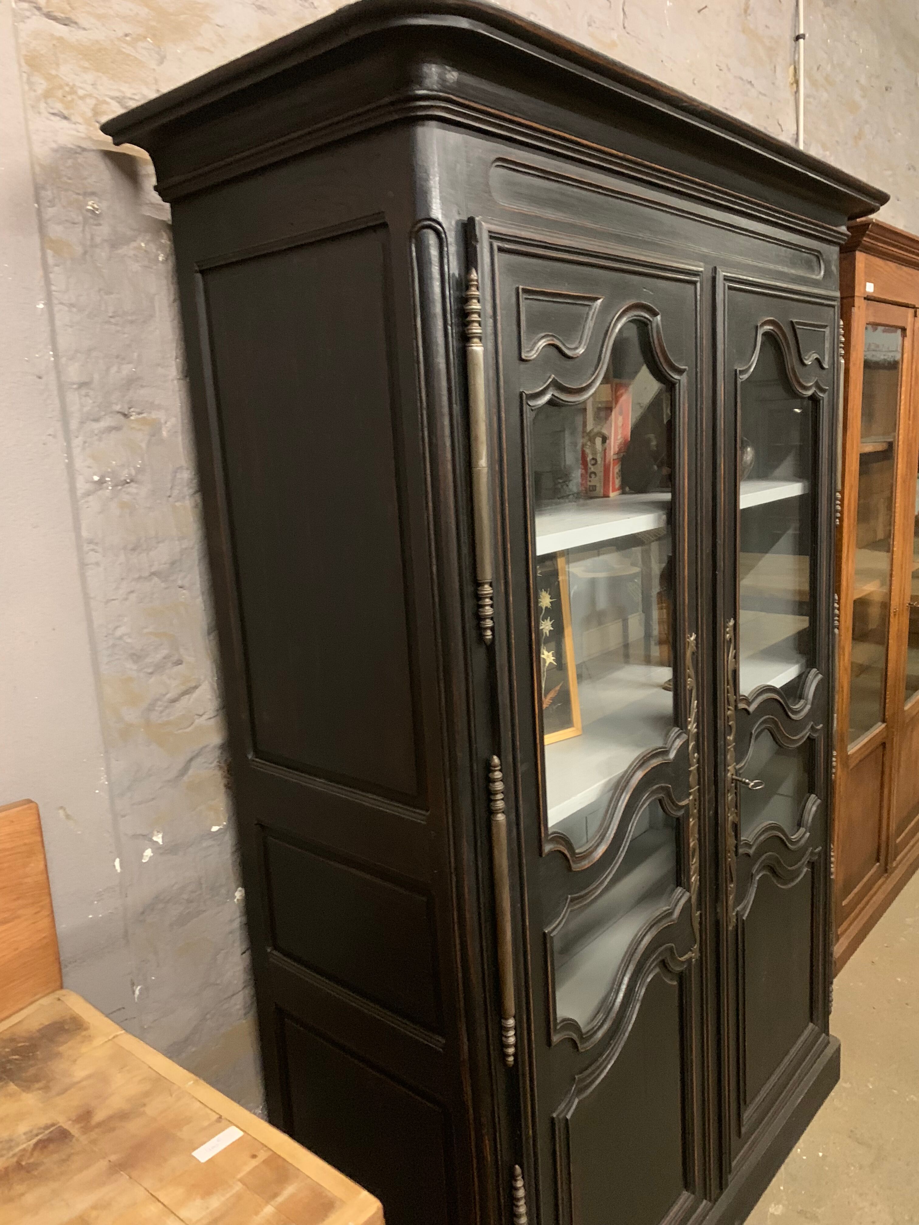 Old library in oak 19th