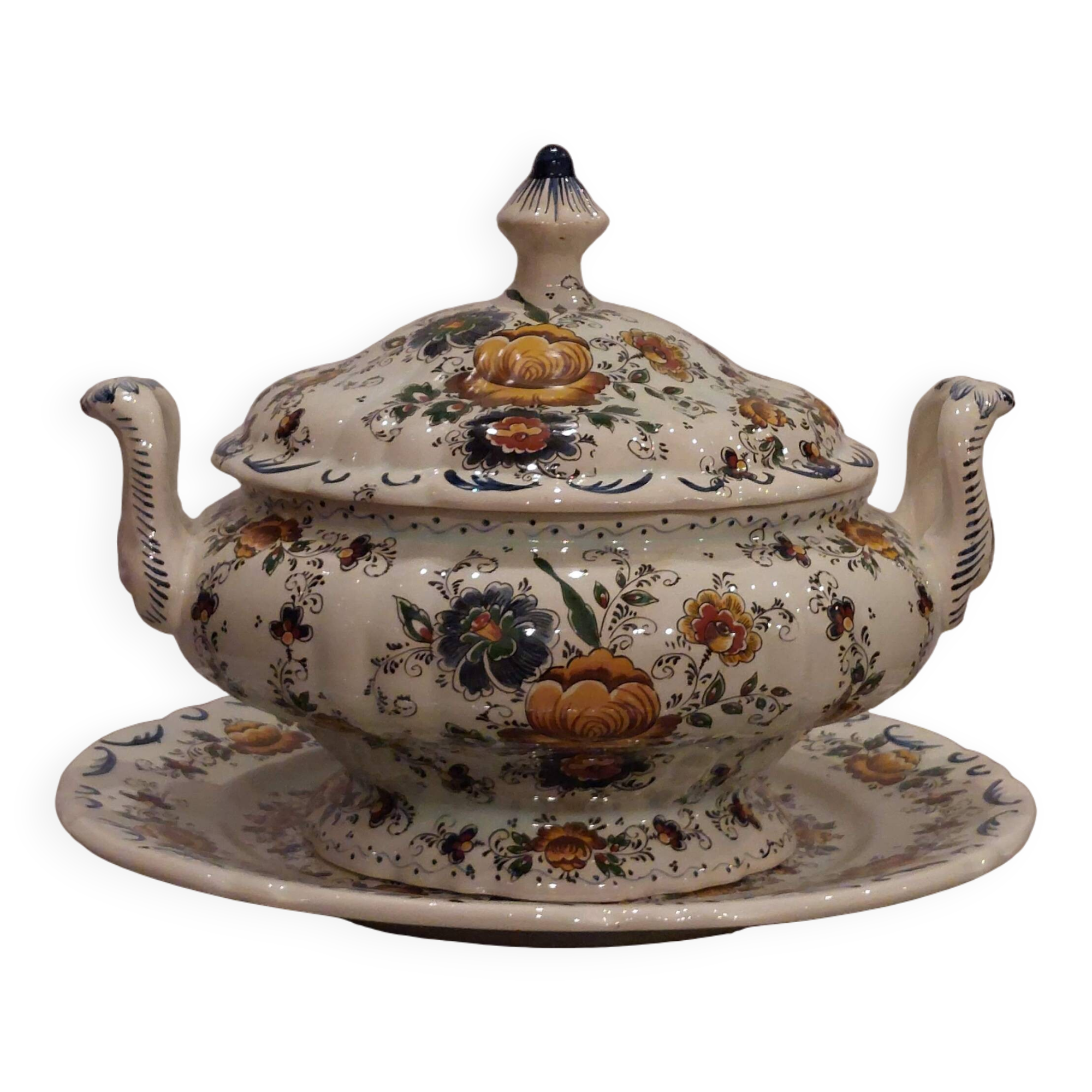 Rare - Earthenware soup tureen HB Quaregnon, floral decoration signed Hubert Becquet
