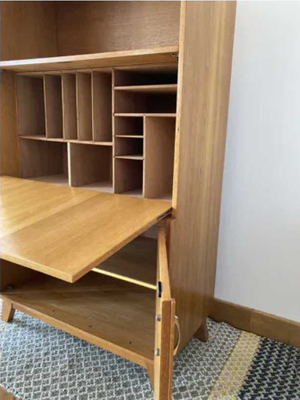 Secretary compass feet