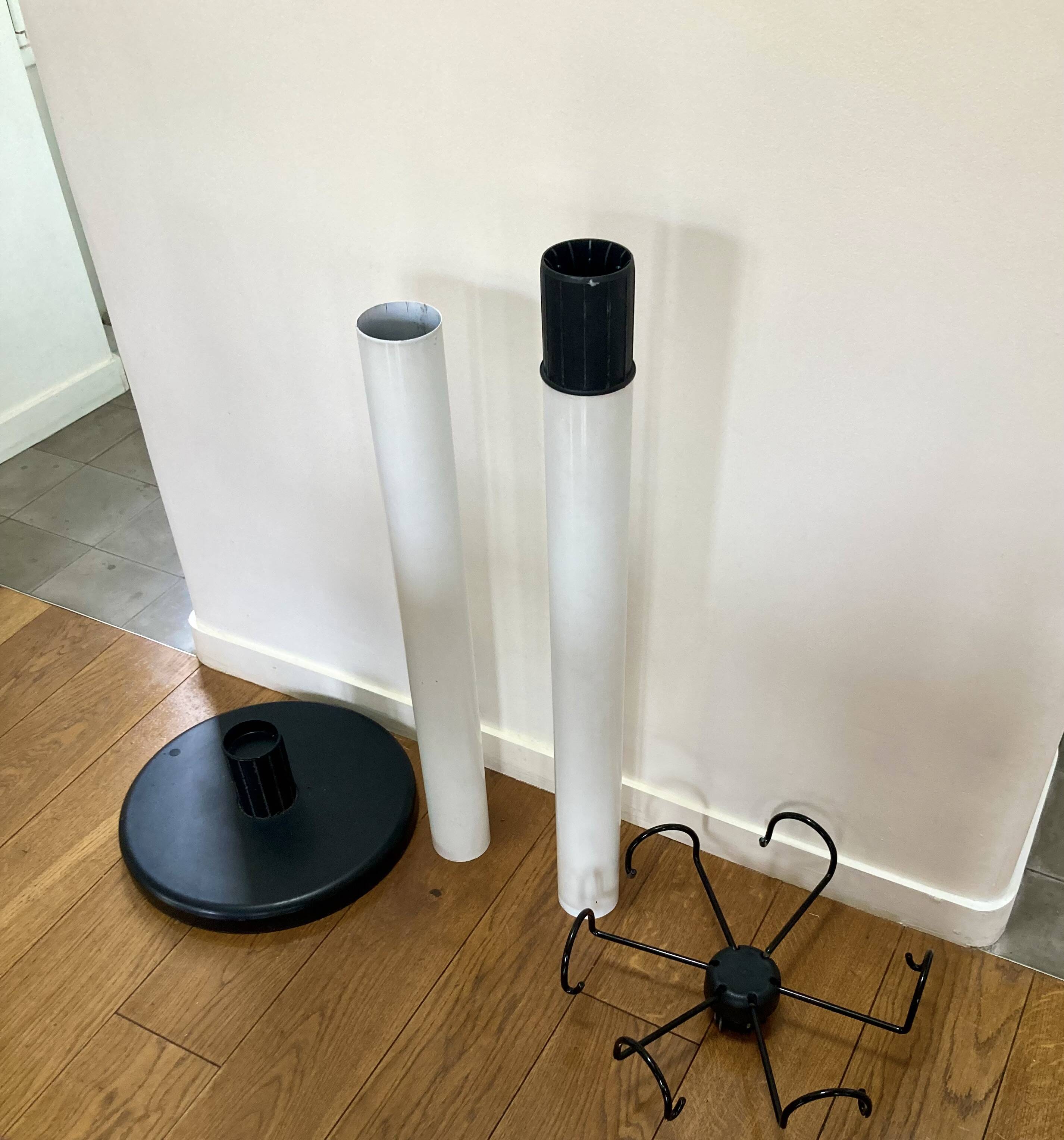 Portemanteau en métal laqué blanc édité par Seccose dans les années 80