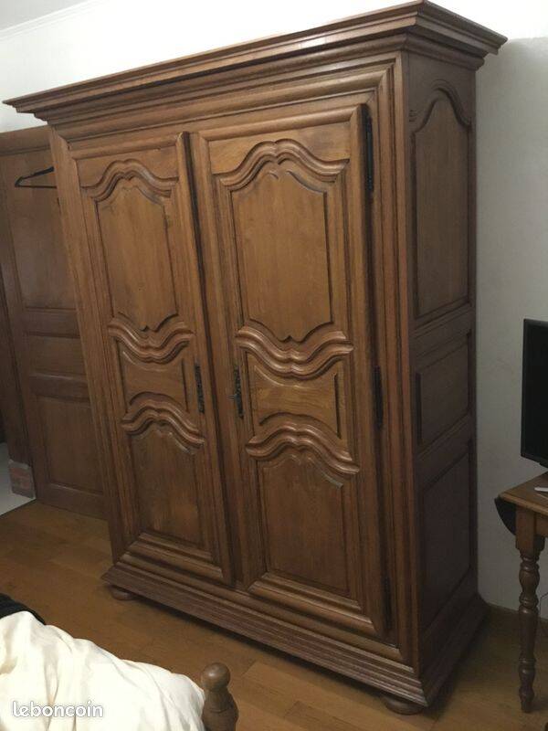 Louis XIII style wardrobe in solid oak wood