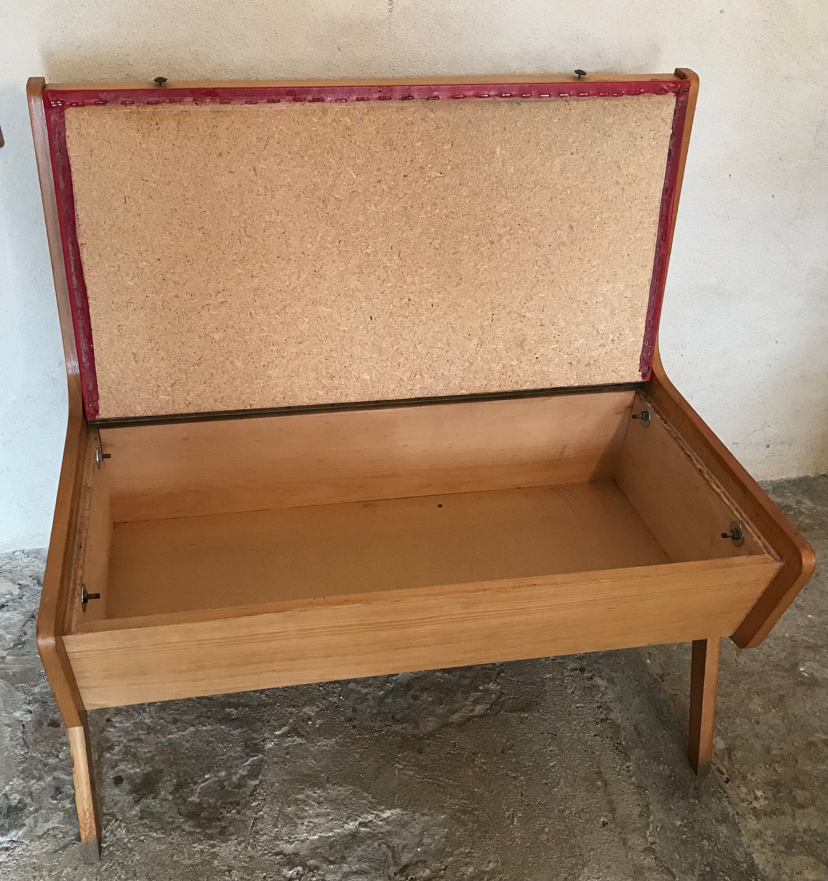 Bench bench-chest vintage 1960-1980's in blond beech and red skaï