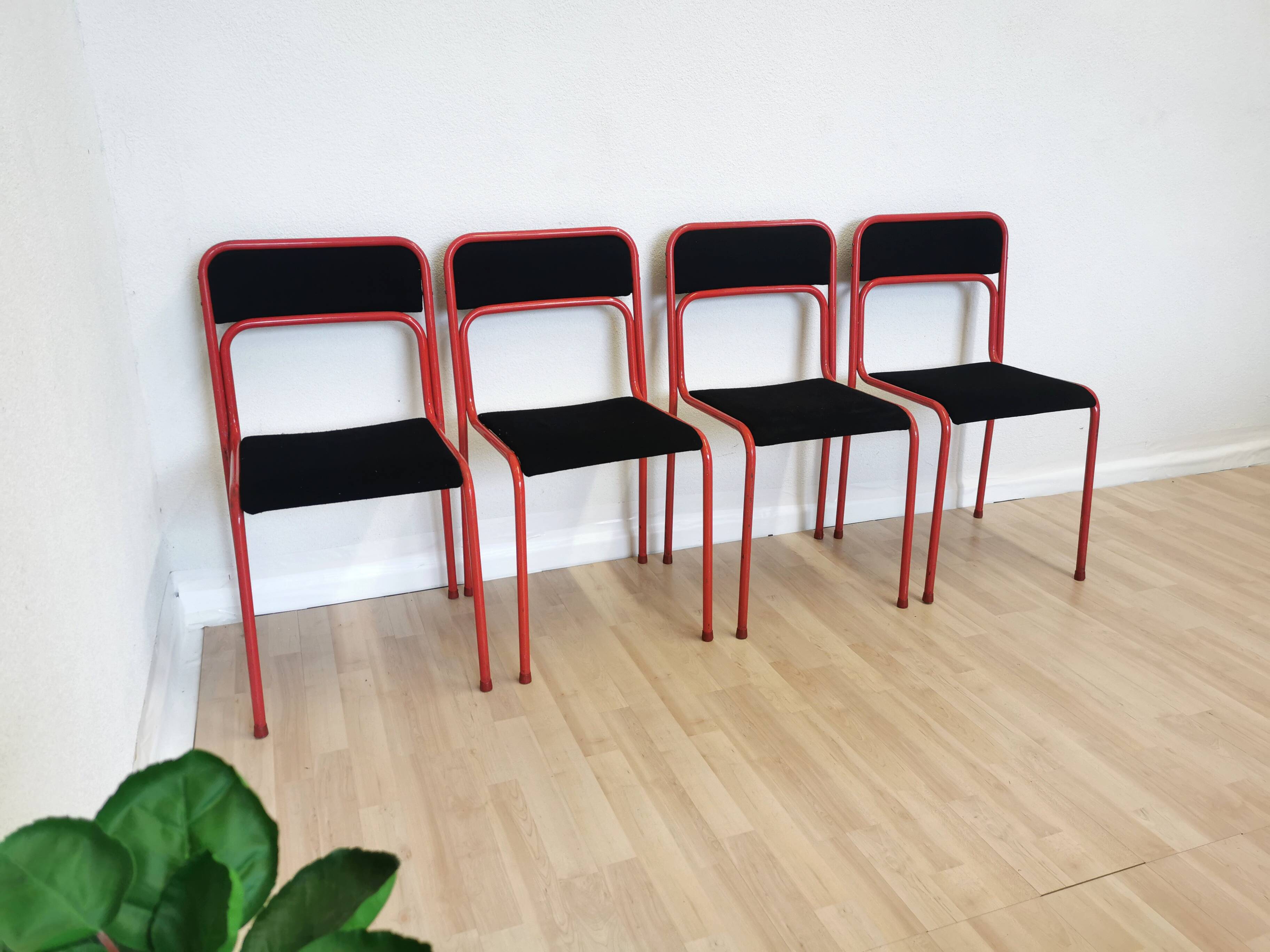 Set of 4 1970s Red & Black Metal Chair: Space Age Stackable Dining Chair