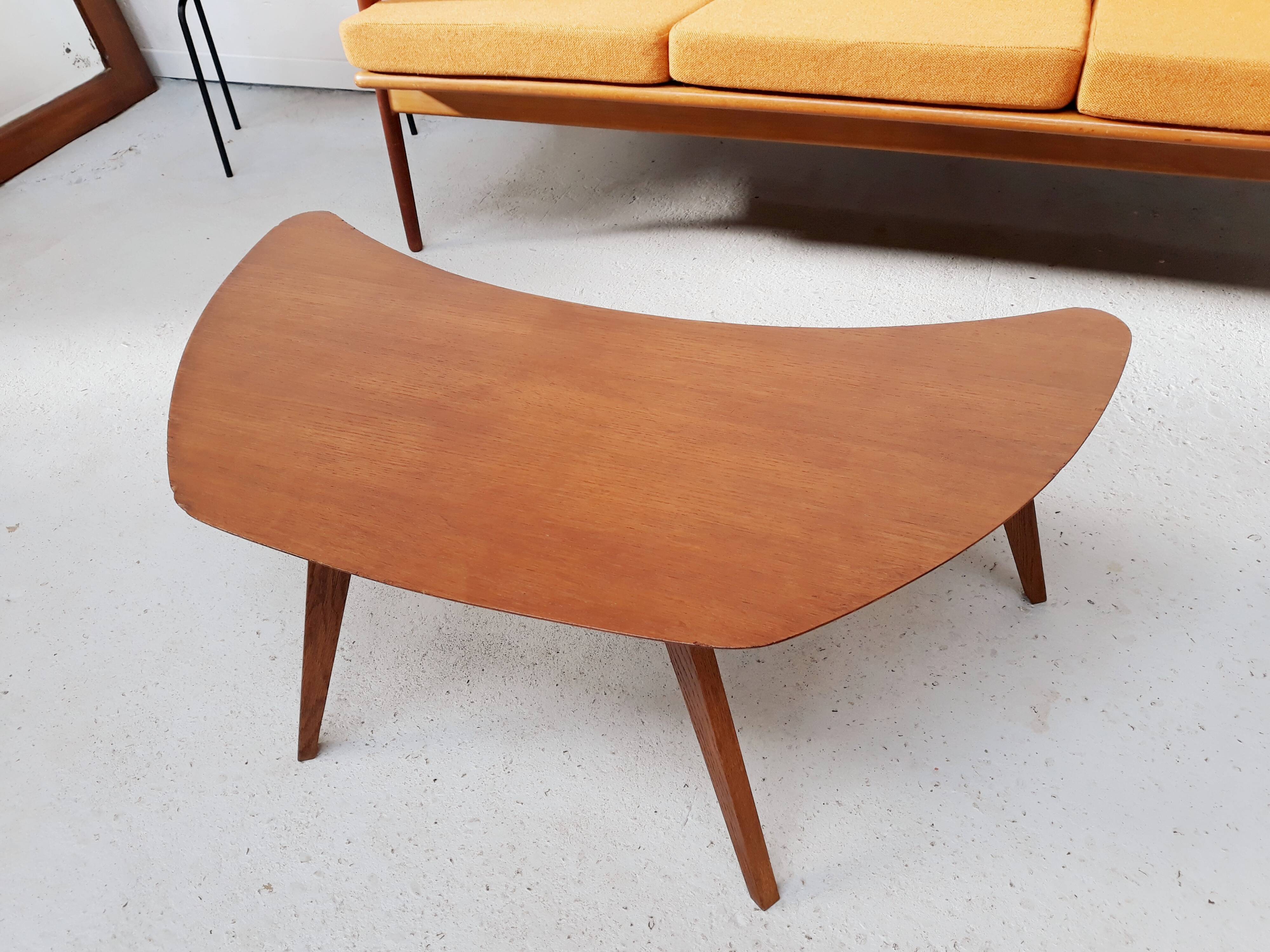 Table basse vintage haricot