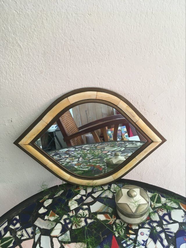 Brass mirror with original shape - 28x39cm