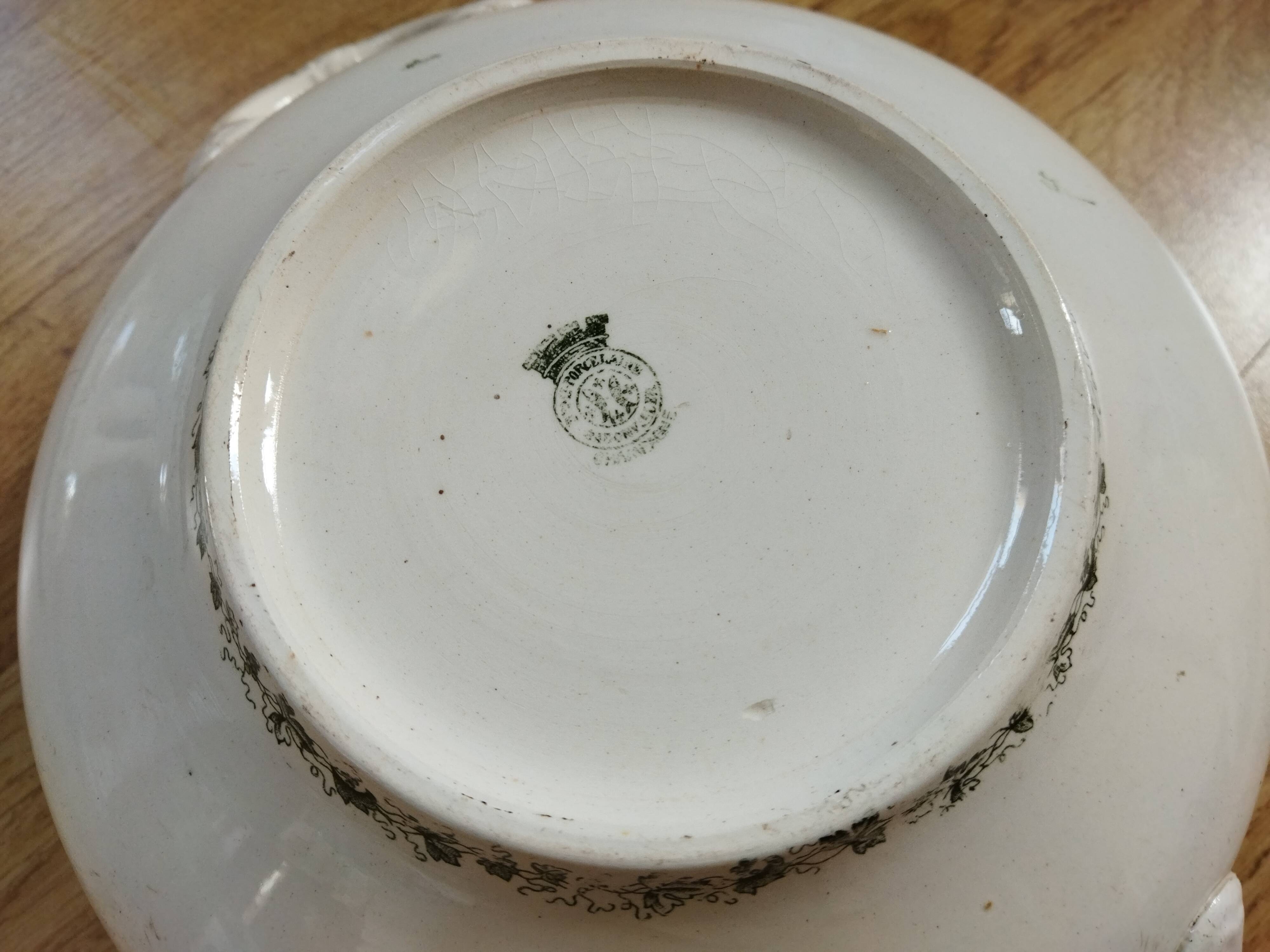 Badonviller "Champagne" iron clay vegetable dish