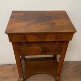 Side table in walnut and veneer, work of the late nineteenth century