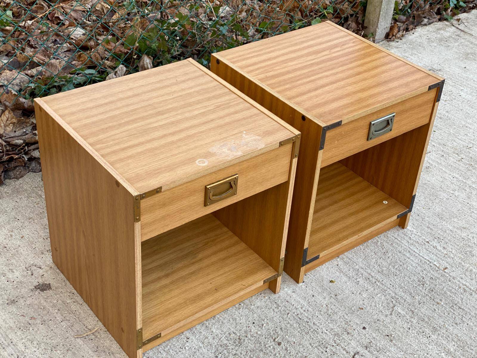 2 Scandinavian boat-style wooden bedside tables