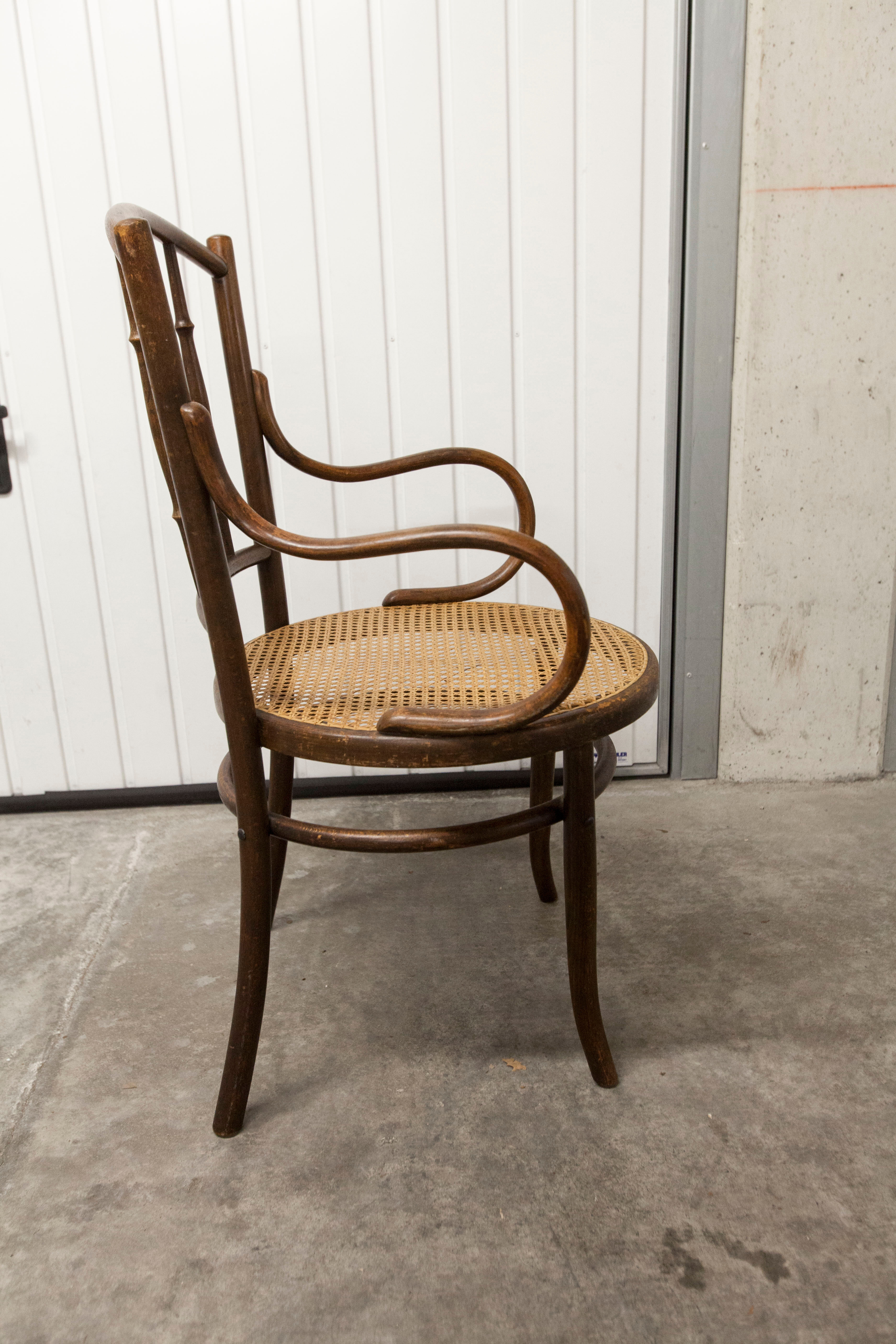 Fauteuil scandinave Fischel cannage 1900