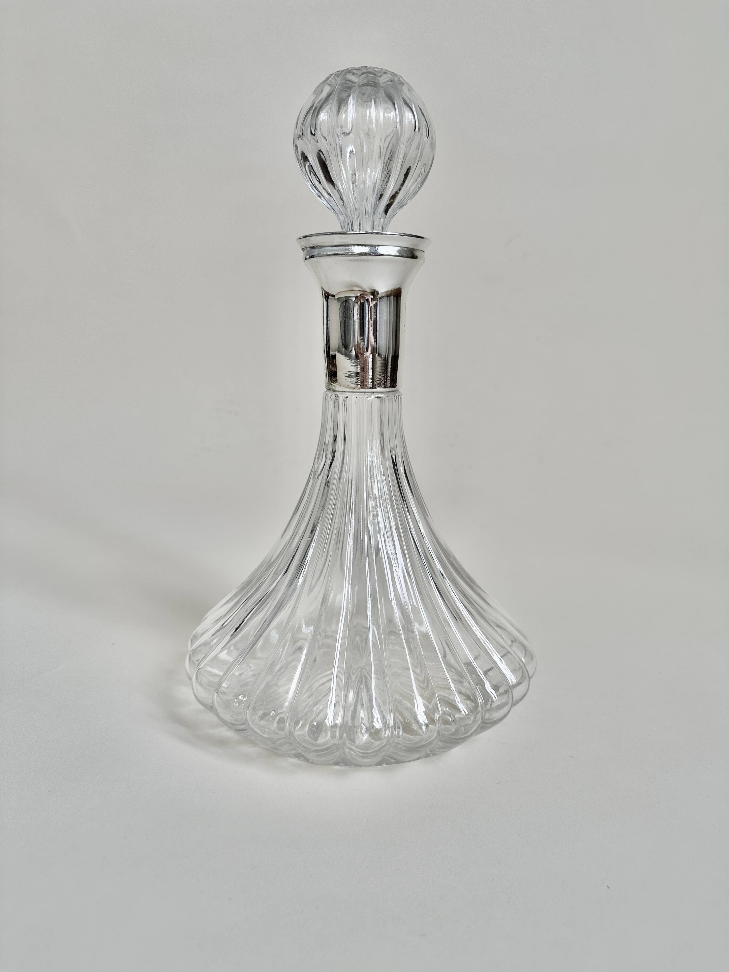 Glass decanter