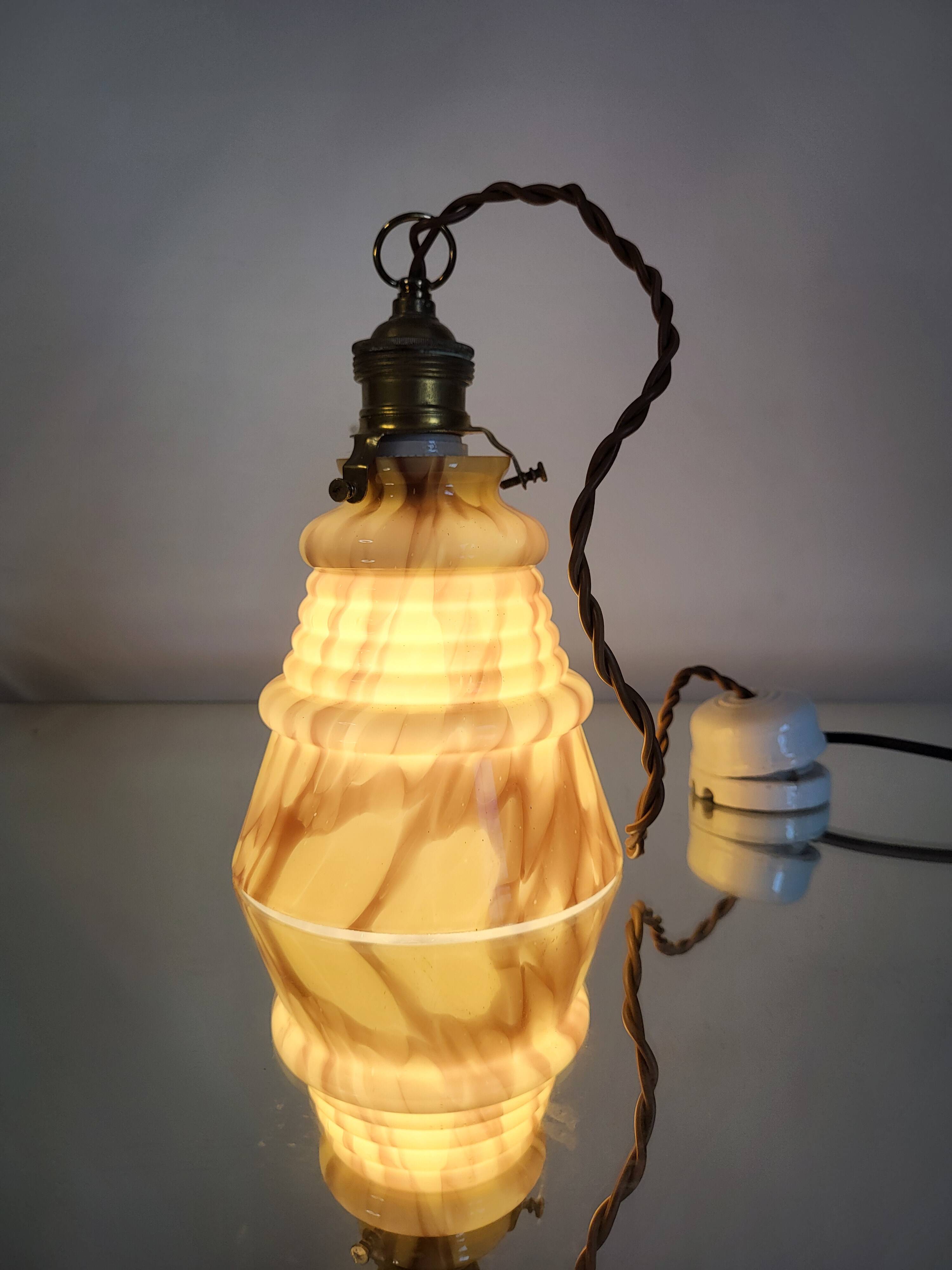 Art Deco lamp in ribbed opaline glaze, Verreries de Scailmont, Heemskerk