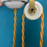 Suspension rises and falls in opaline