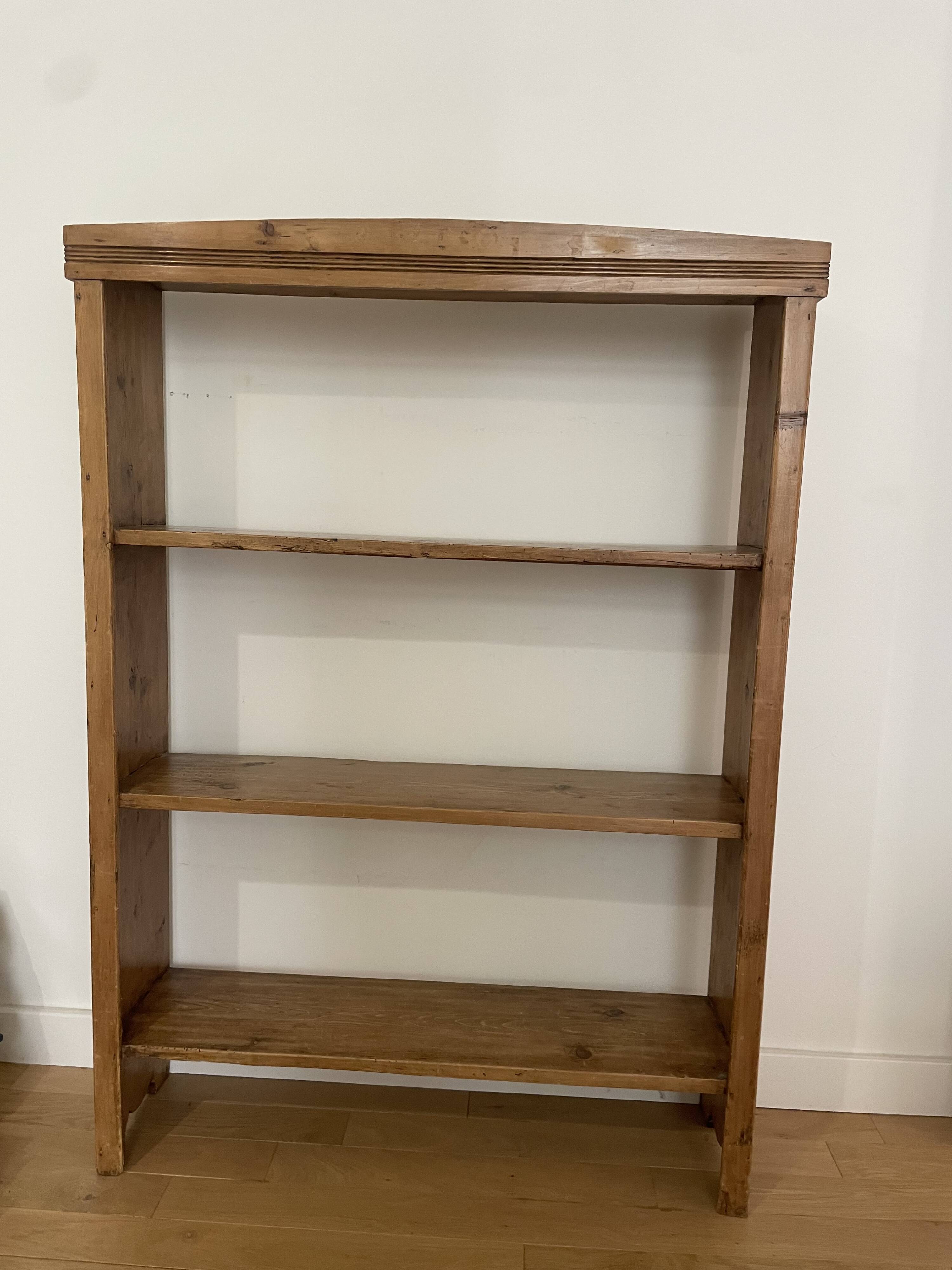 Interior's shelving unit