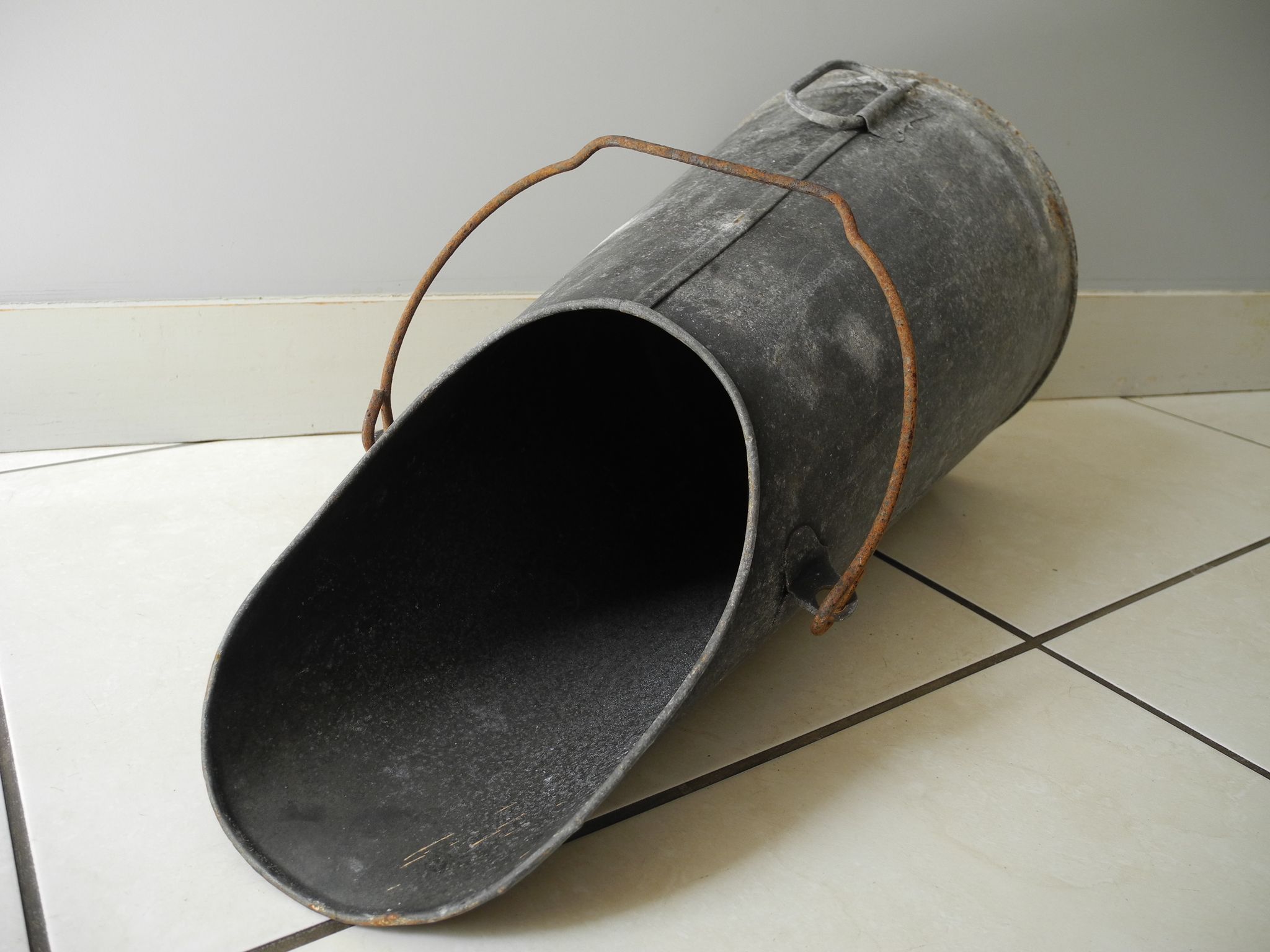 Old bucket coal zinc old zinc coal bucket zinkkohleeimer rustic decoration