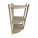 Corner shelf