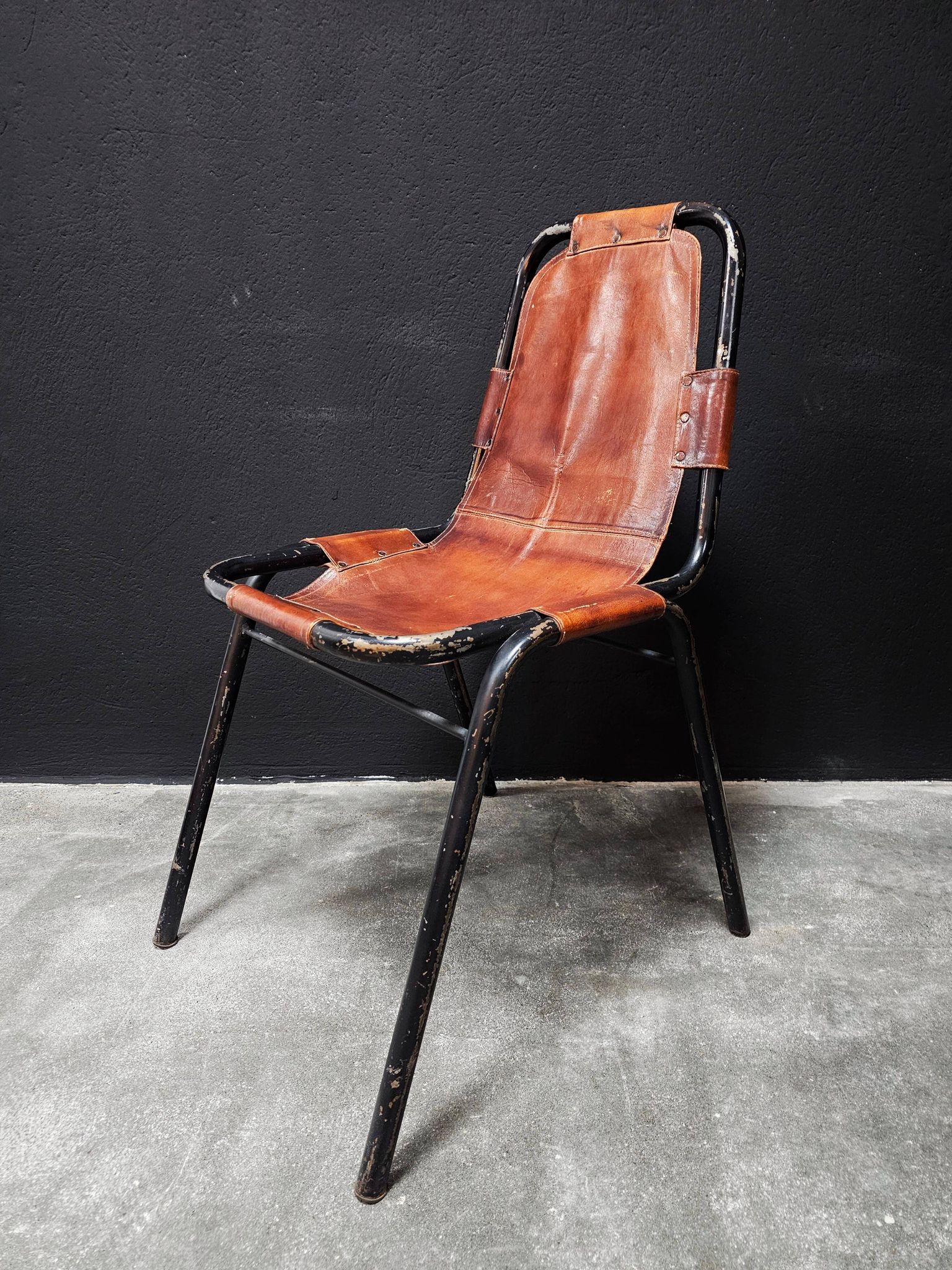 Set of 3 leather Bauhaus chairs by DalVera, Charlotte Perriand style, 1950.