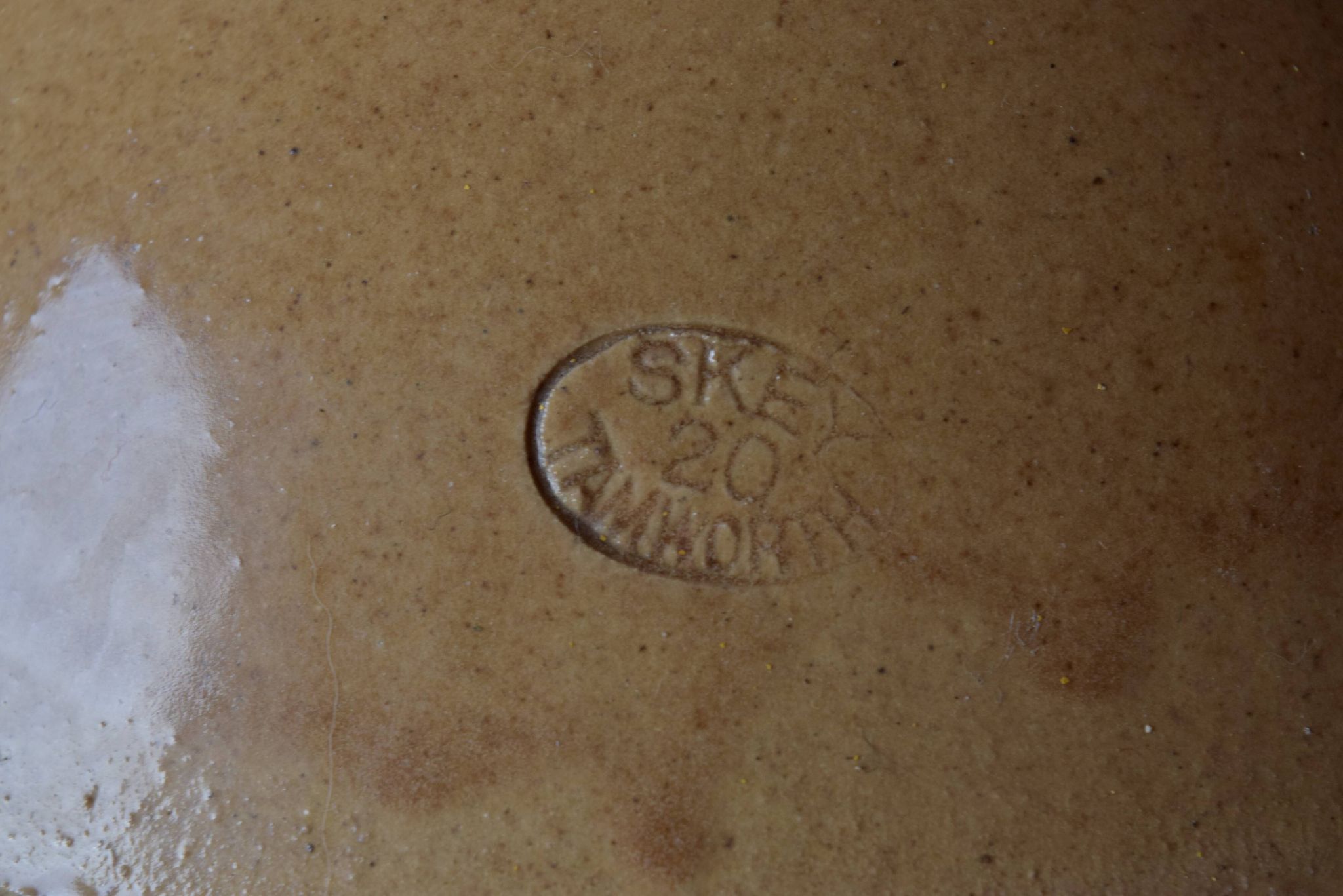 Ancienne jarre à rhum britannique en grès vernissé SRD - Normandie - années 40.