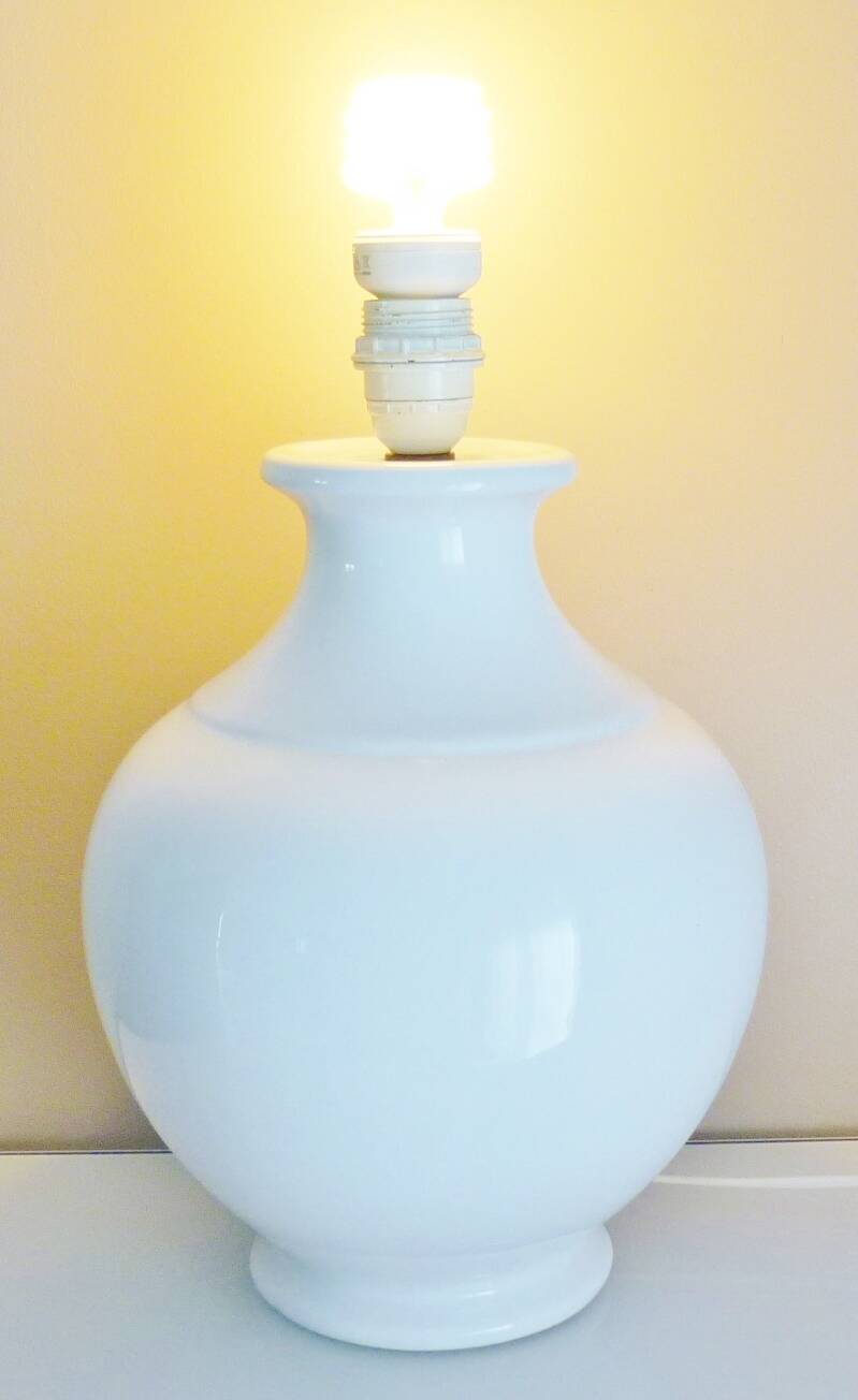 White glazed ceramic lamp, sleek design from the 60s/70s