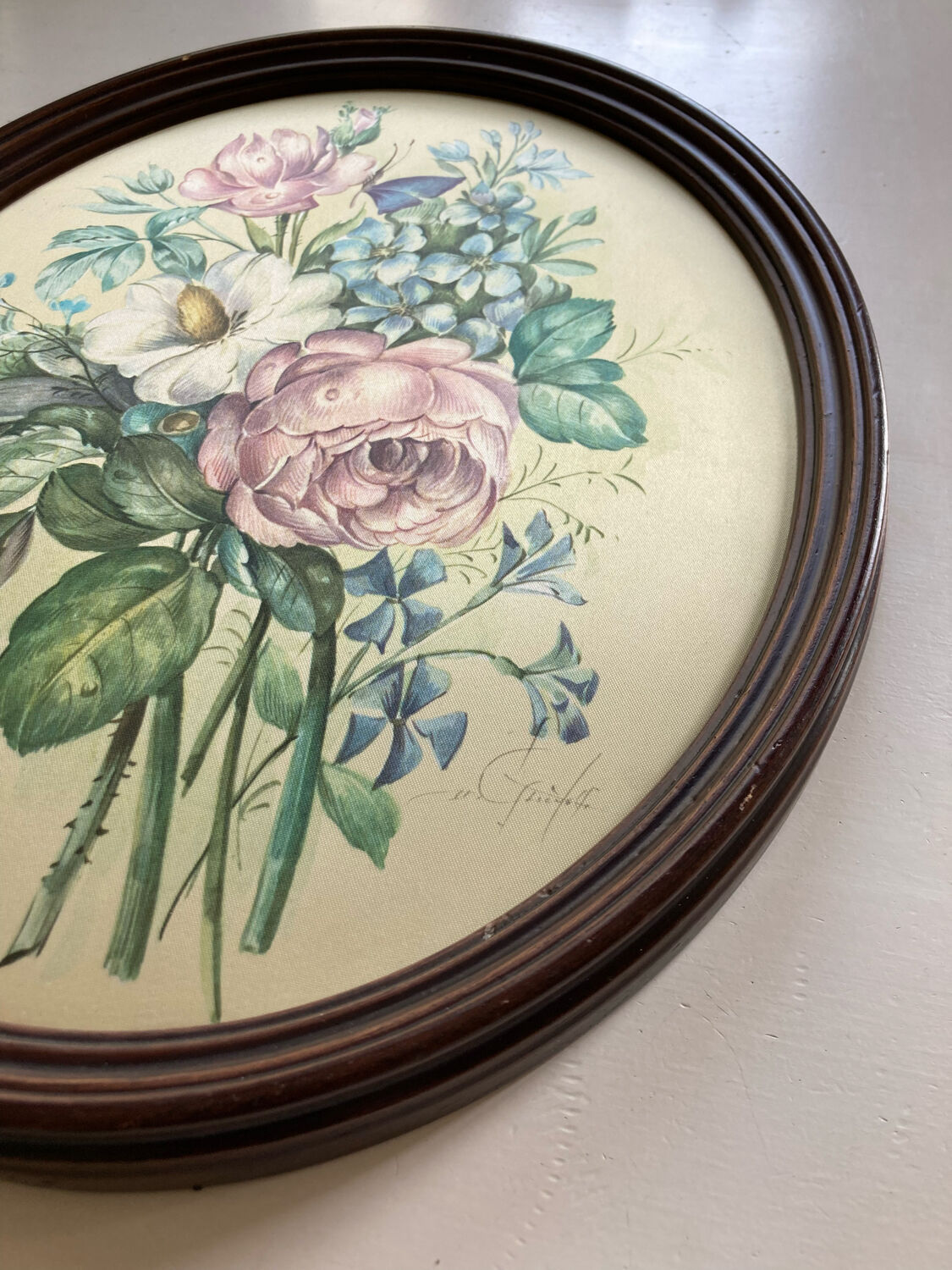 Peinture sur soie bouquet de fleurs dans cadre ovale