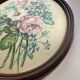 Peinture sur soie bouquet de fleurs dans cadre ovale