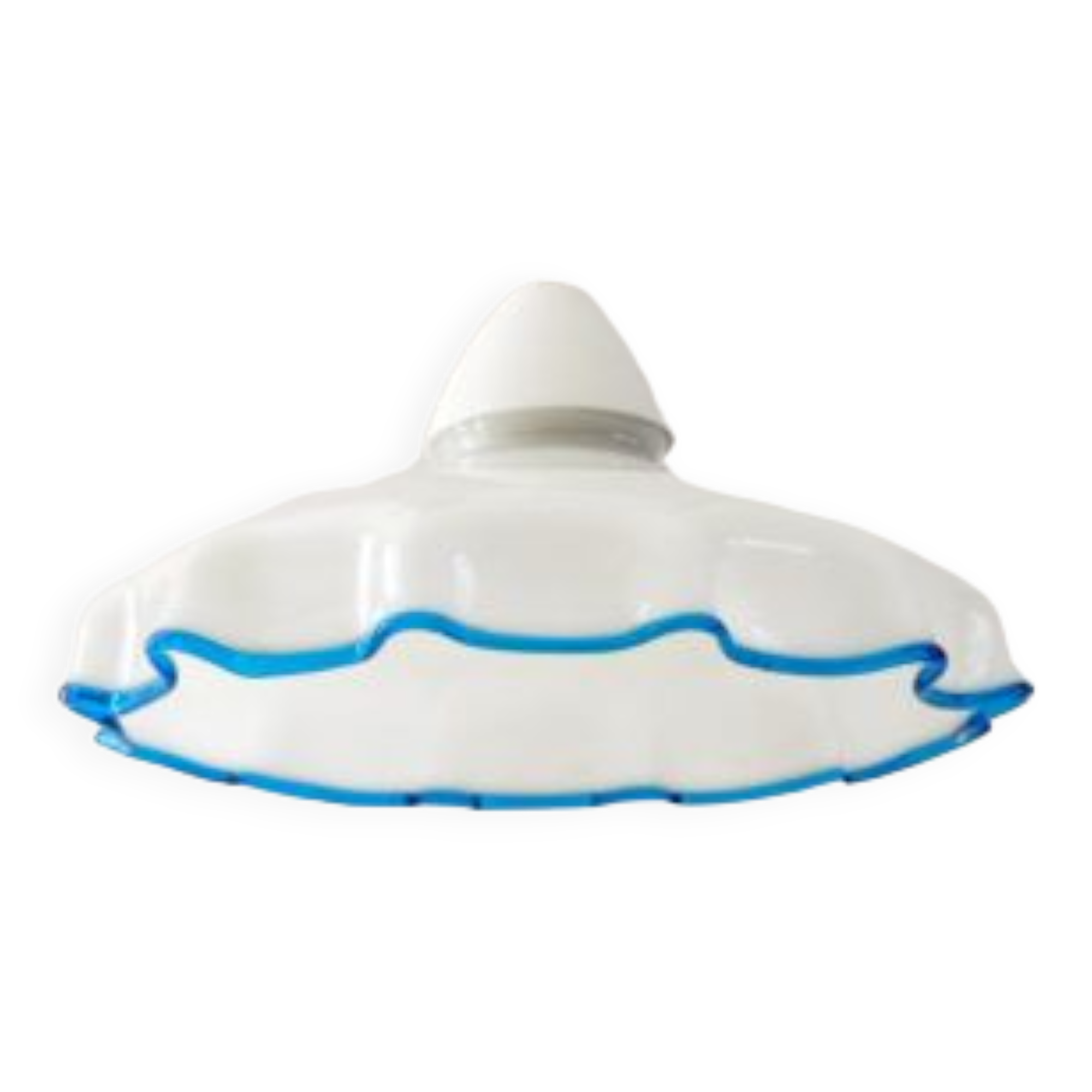 Blue mesh opaline suspension