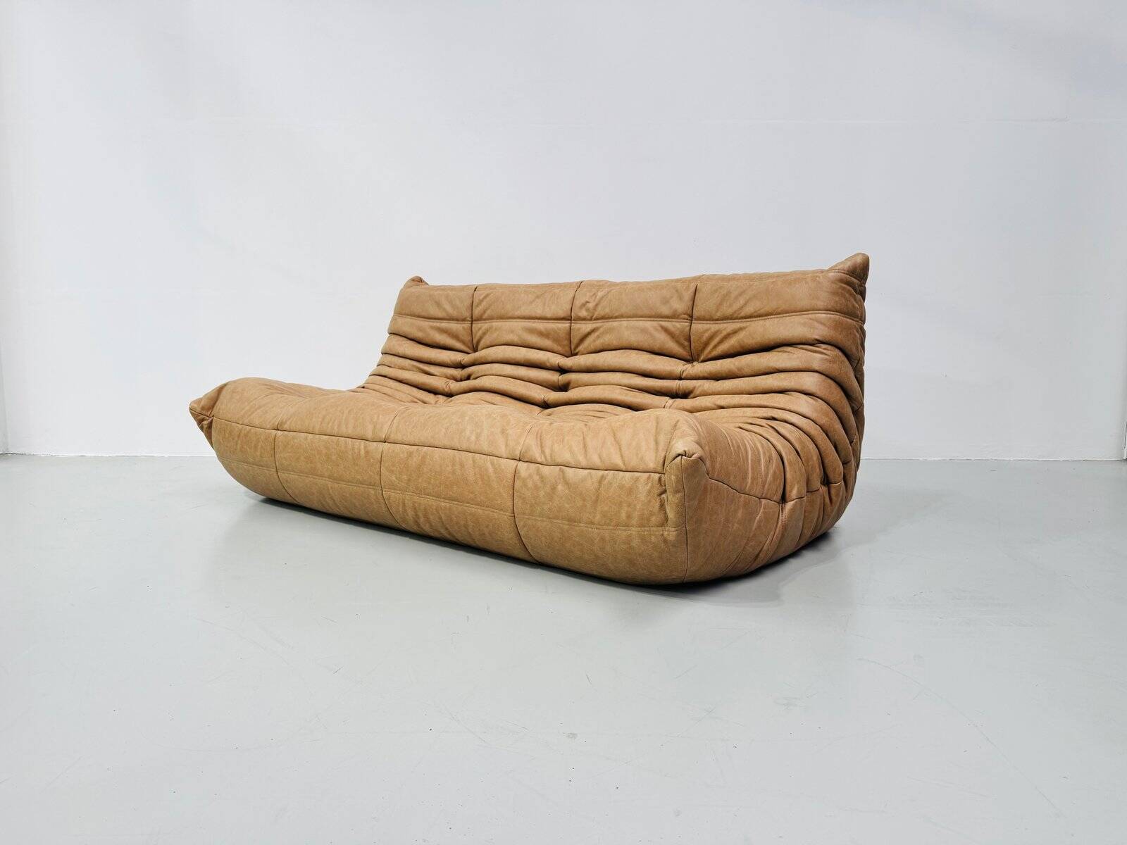 French Togo 3-seater sofa in camel leather attributed to Michel Ducaroy for Ligne Roset