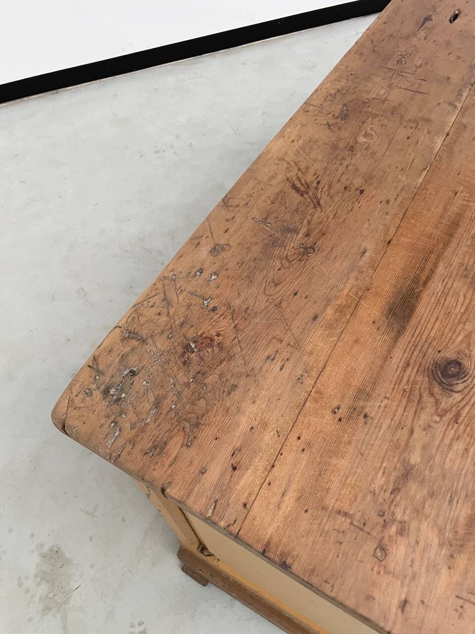 Yellow patina commercial counter from the 50s