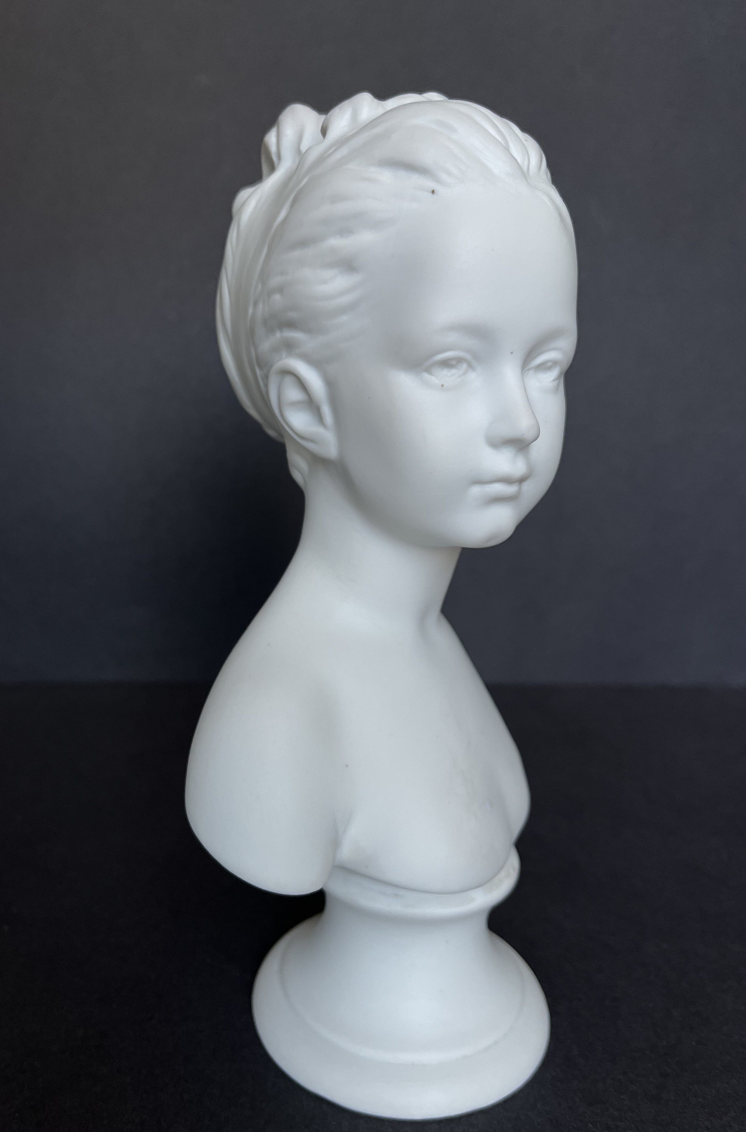 Biscuit bust of Houdon