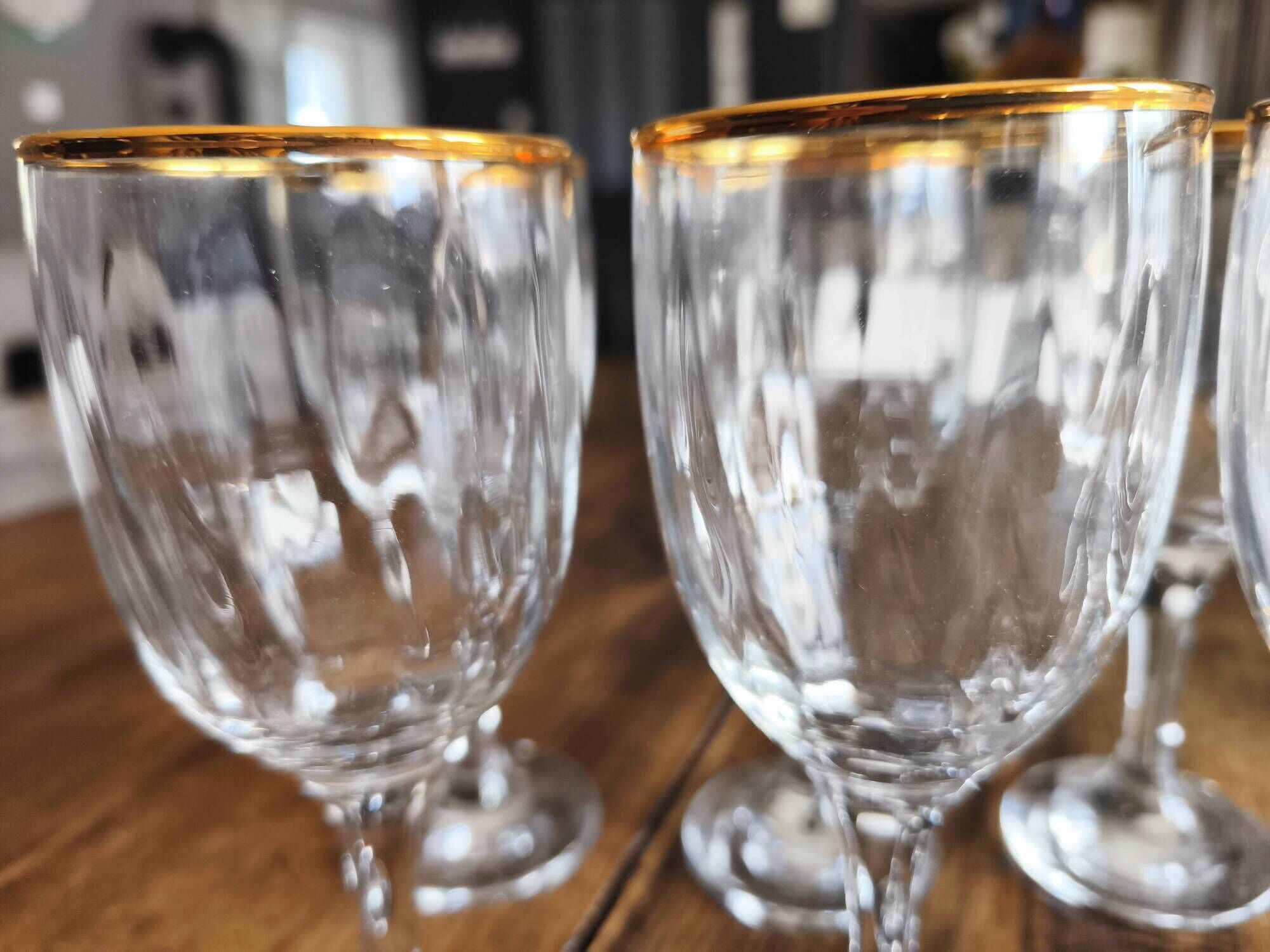 Set of 6 vintage white wine glasses with scrolled rim and gold rim