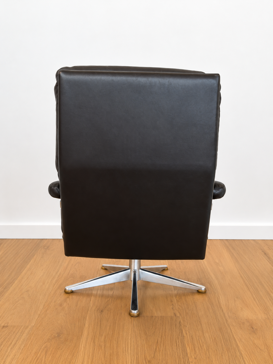 Vintage Danish mid-century Werner Langenfeld leather lounge chair 1970s