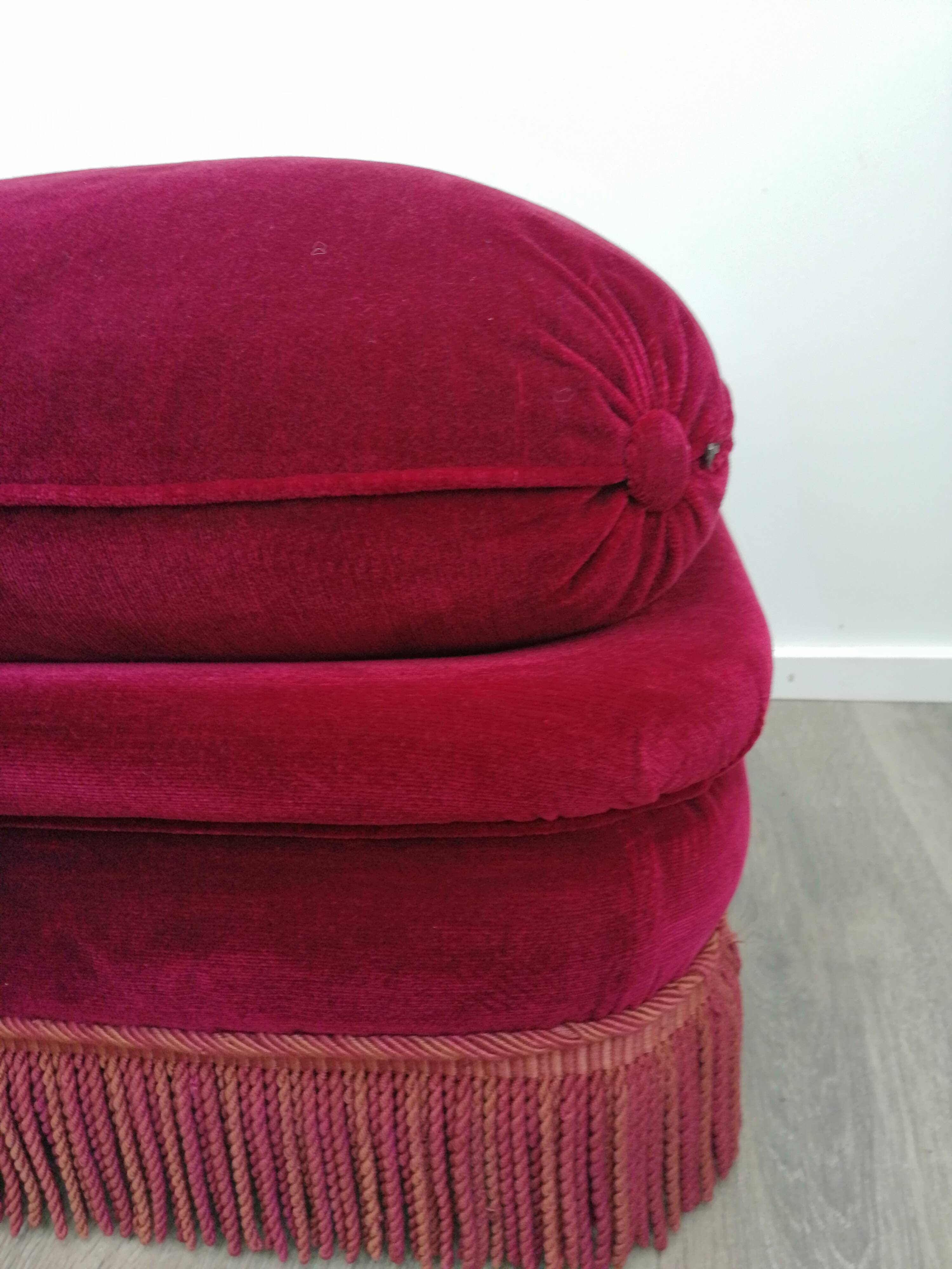 Raspberry red pouf