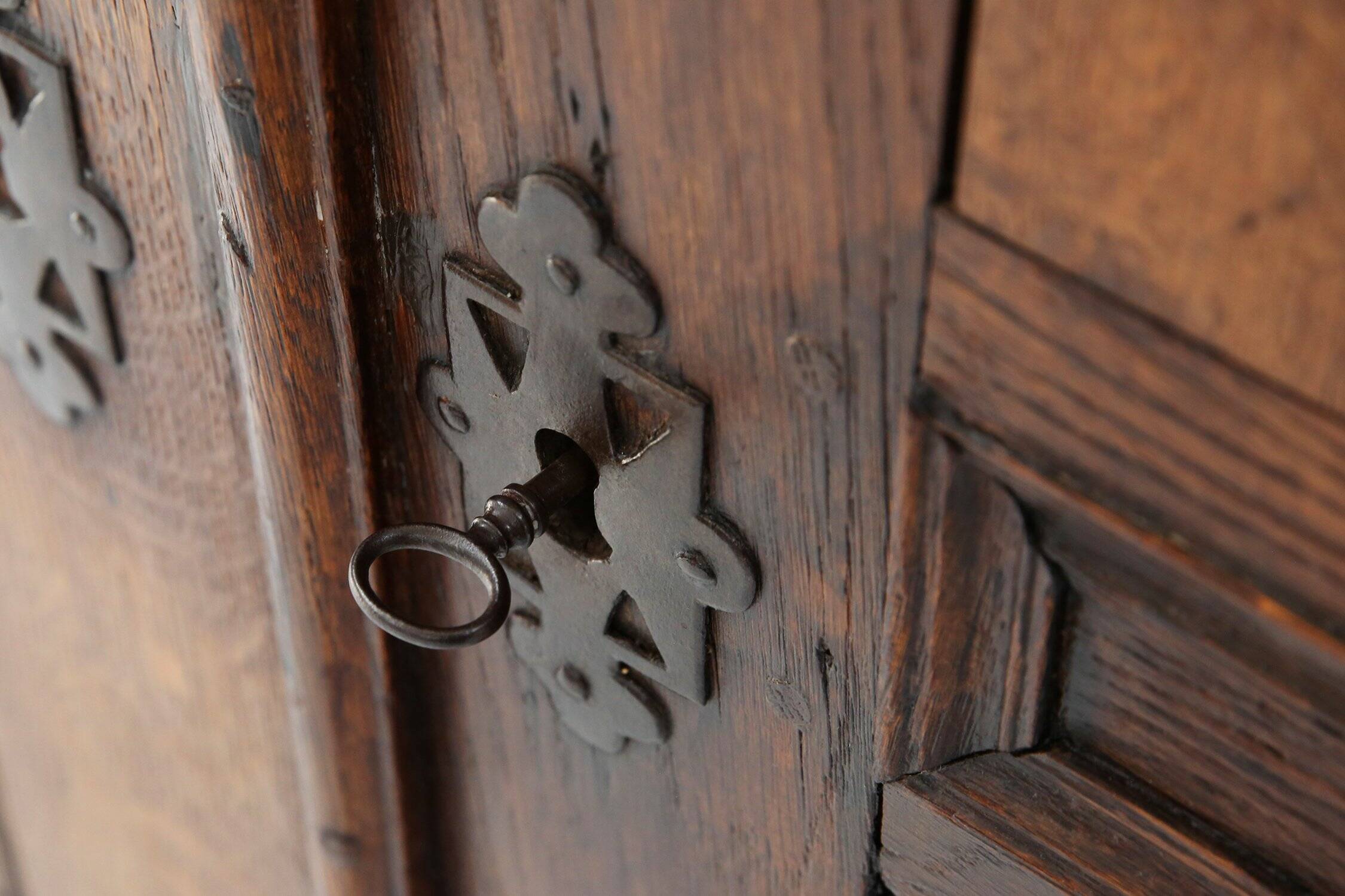 Late 18th Century Flemish oak Cabinet, ca. 1780s