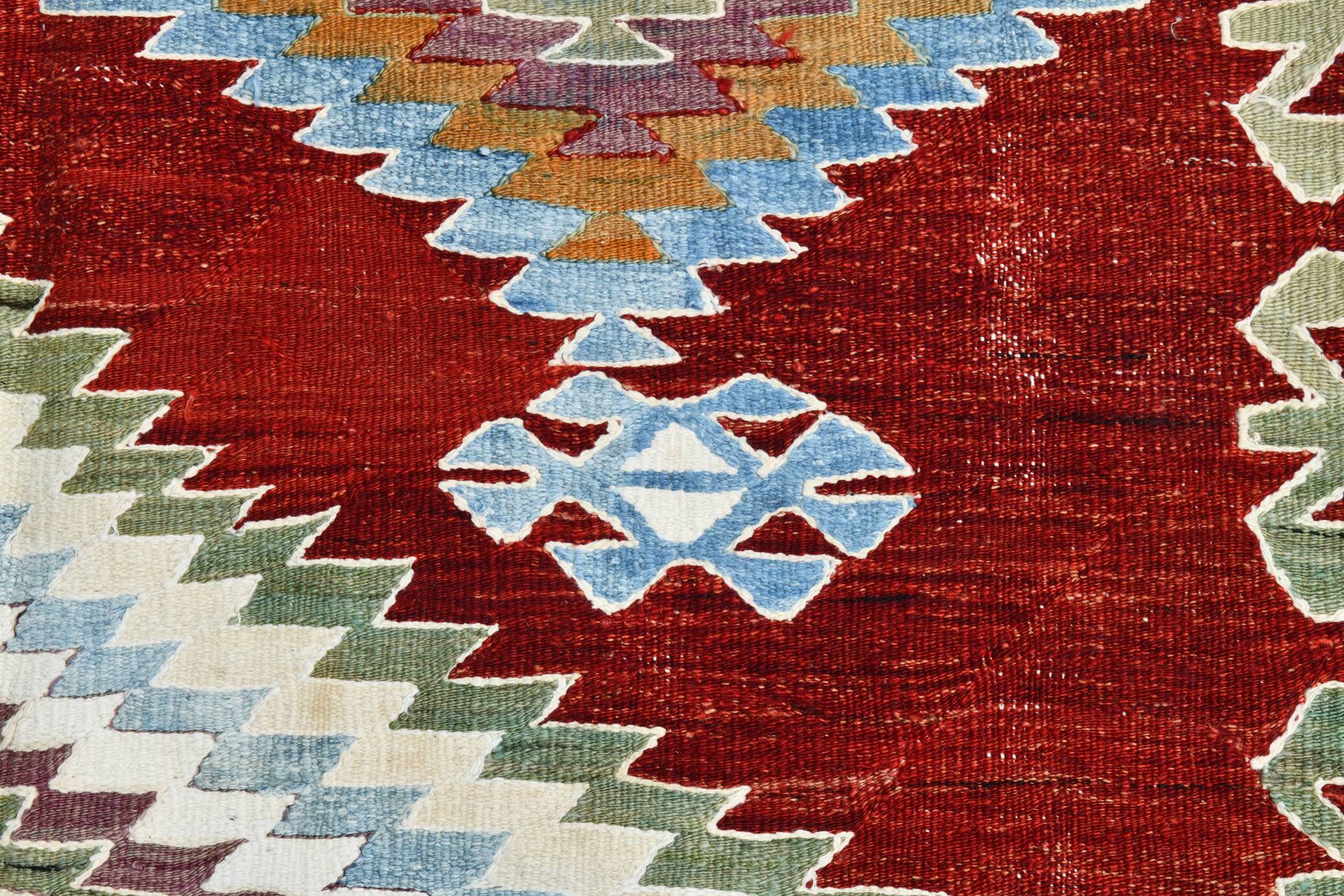 5x8 Geometric Wine Red Blue Vintage Rug, 144x241Cm