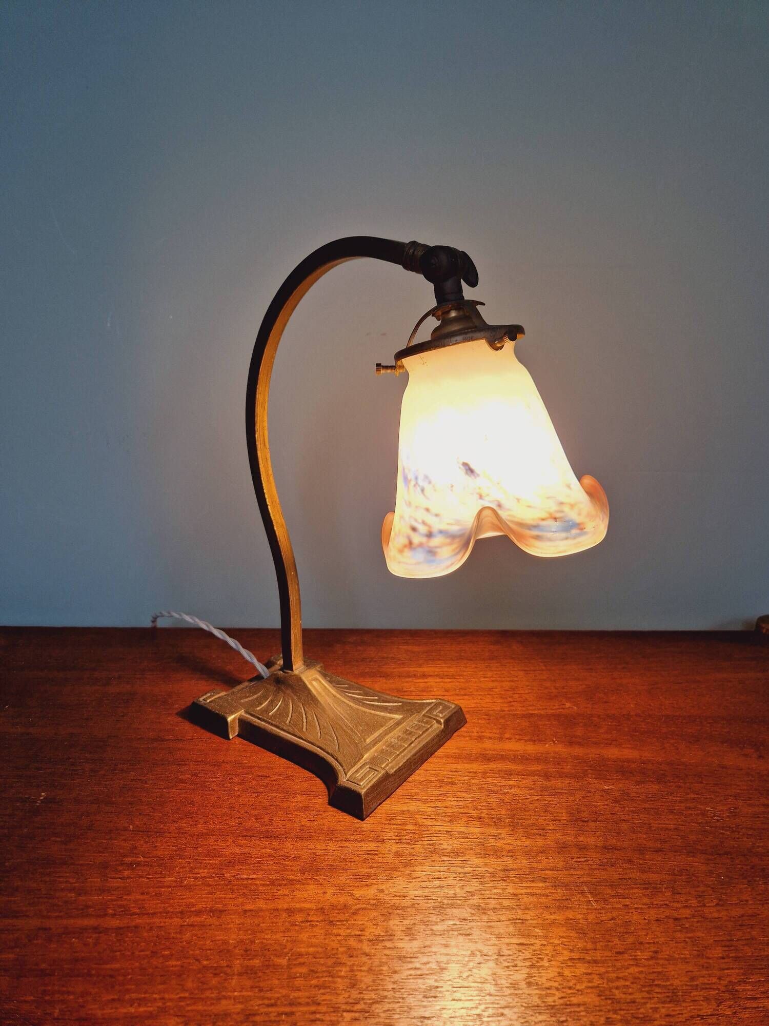 Art Deco desk lamp, signed Le verre Français, 1920s-30s