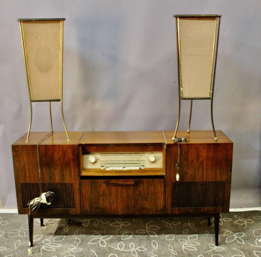 Vintage Schaub Lorenz Enfilade Hifi with its Two Speakers