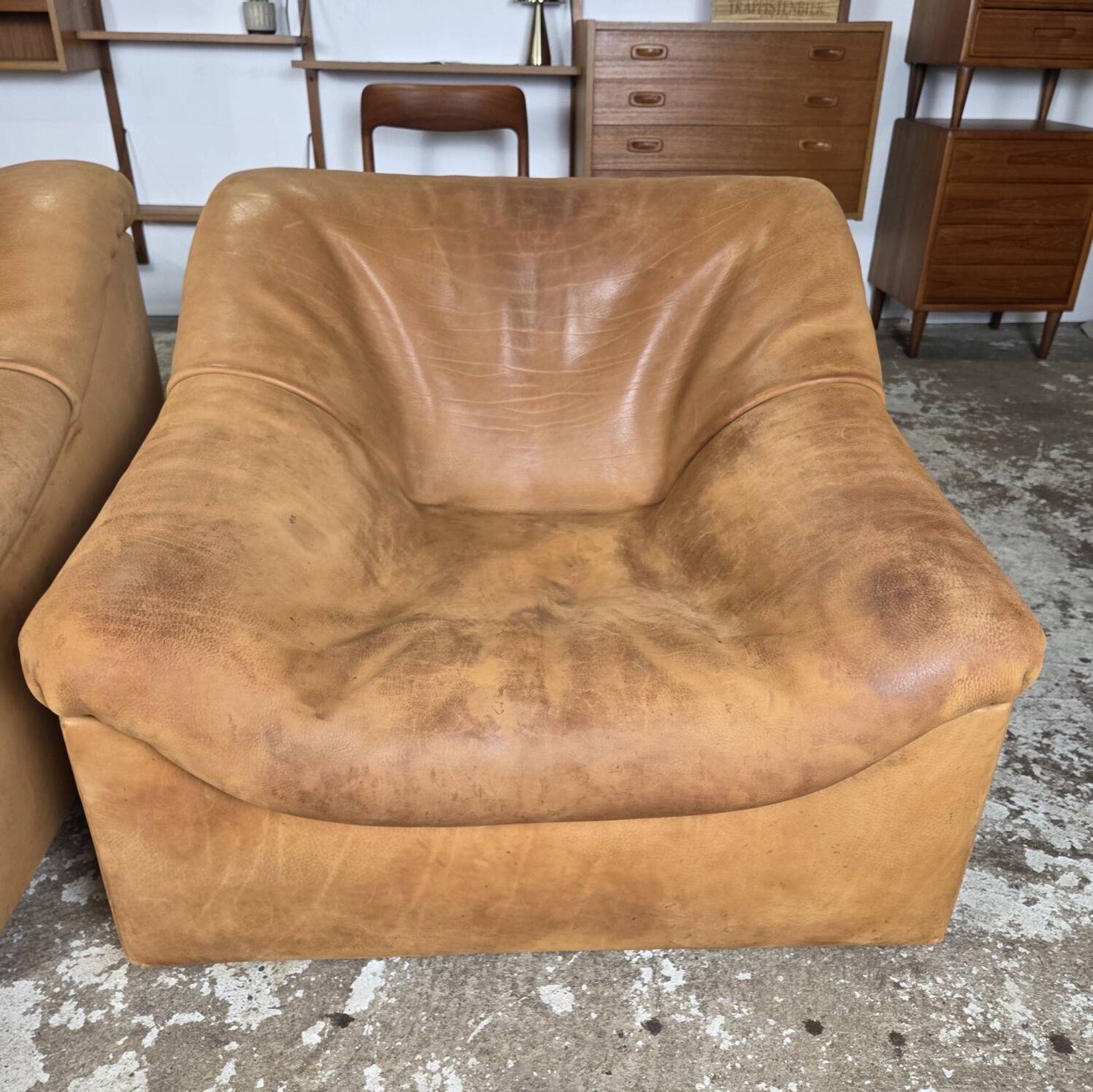 2 leather lounge chairs De Sede DS-46 vintage design from the 1970s