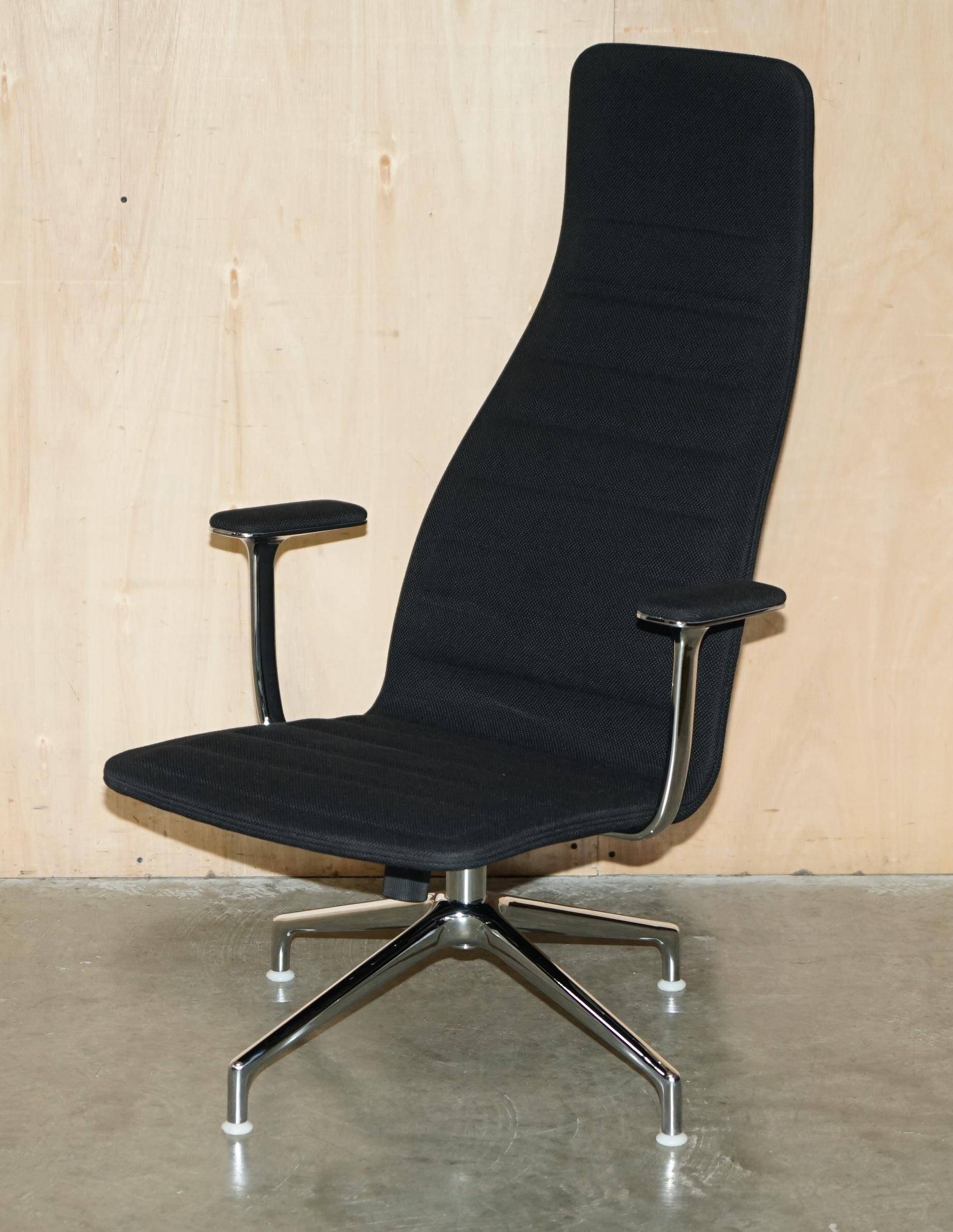 Pair of Cappellini Lotus lounge chairs by Jasper Morrison