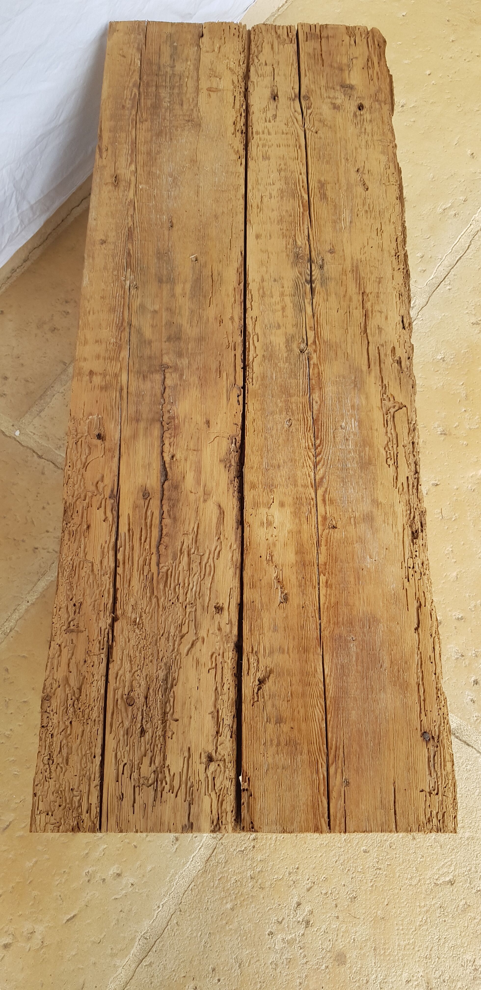 Coffee table wabi sabi