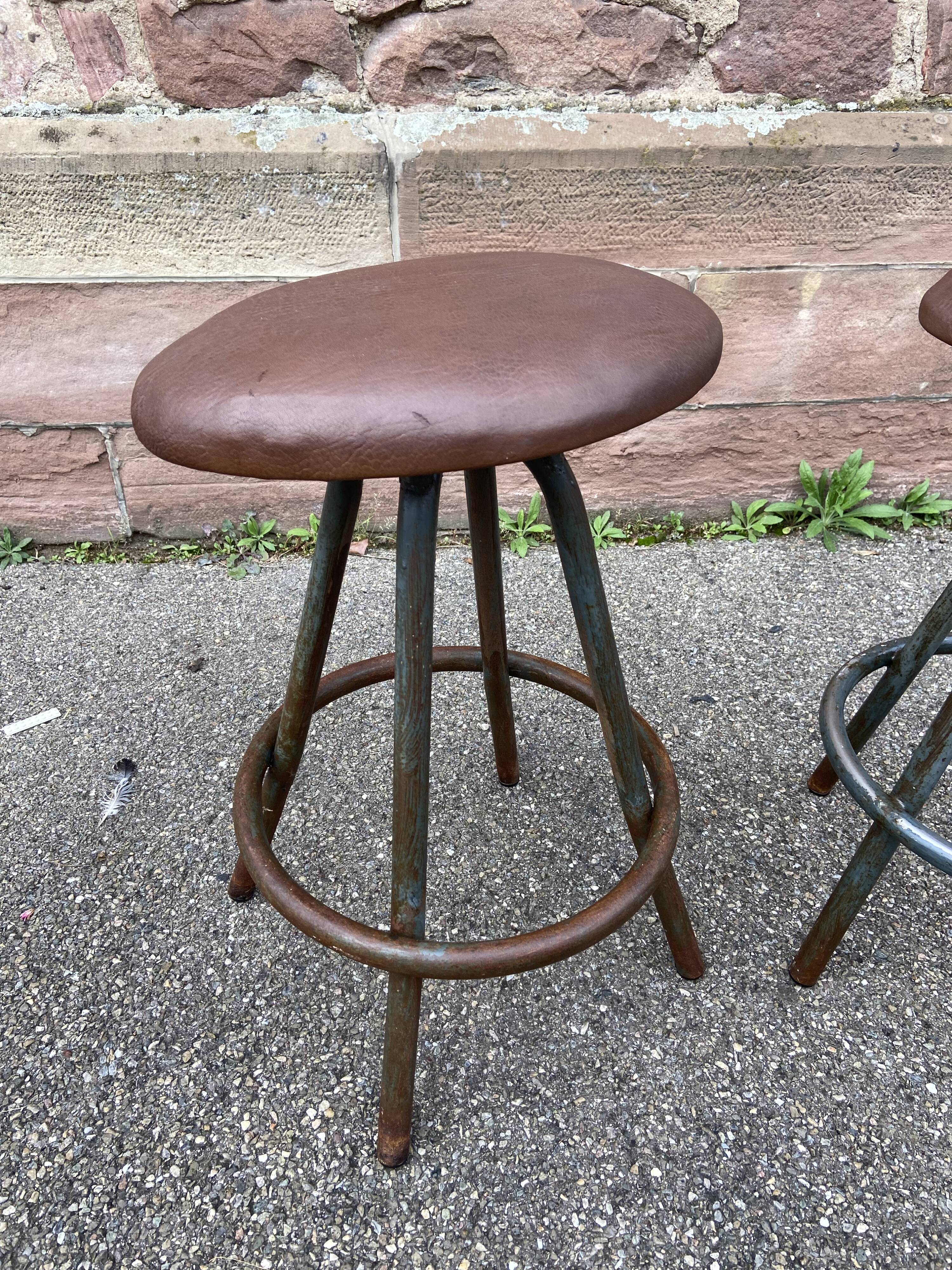 duo de tabourets industriel