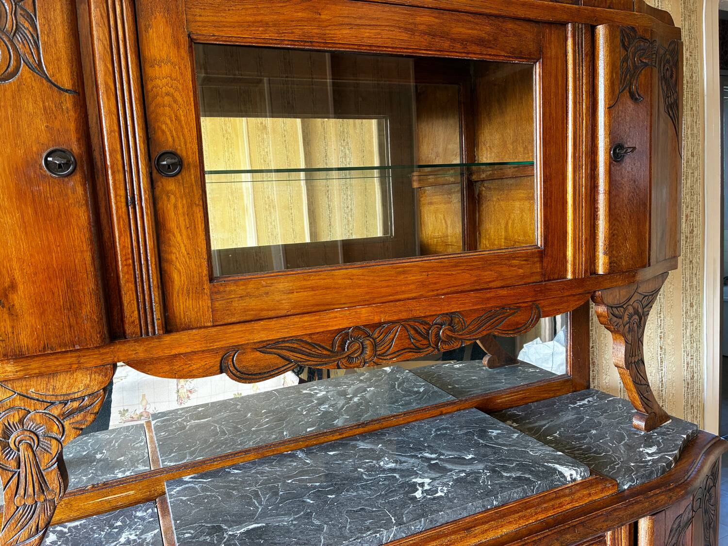 Buffet vaisselier Art déco ancien en bois massif et marbre