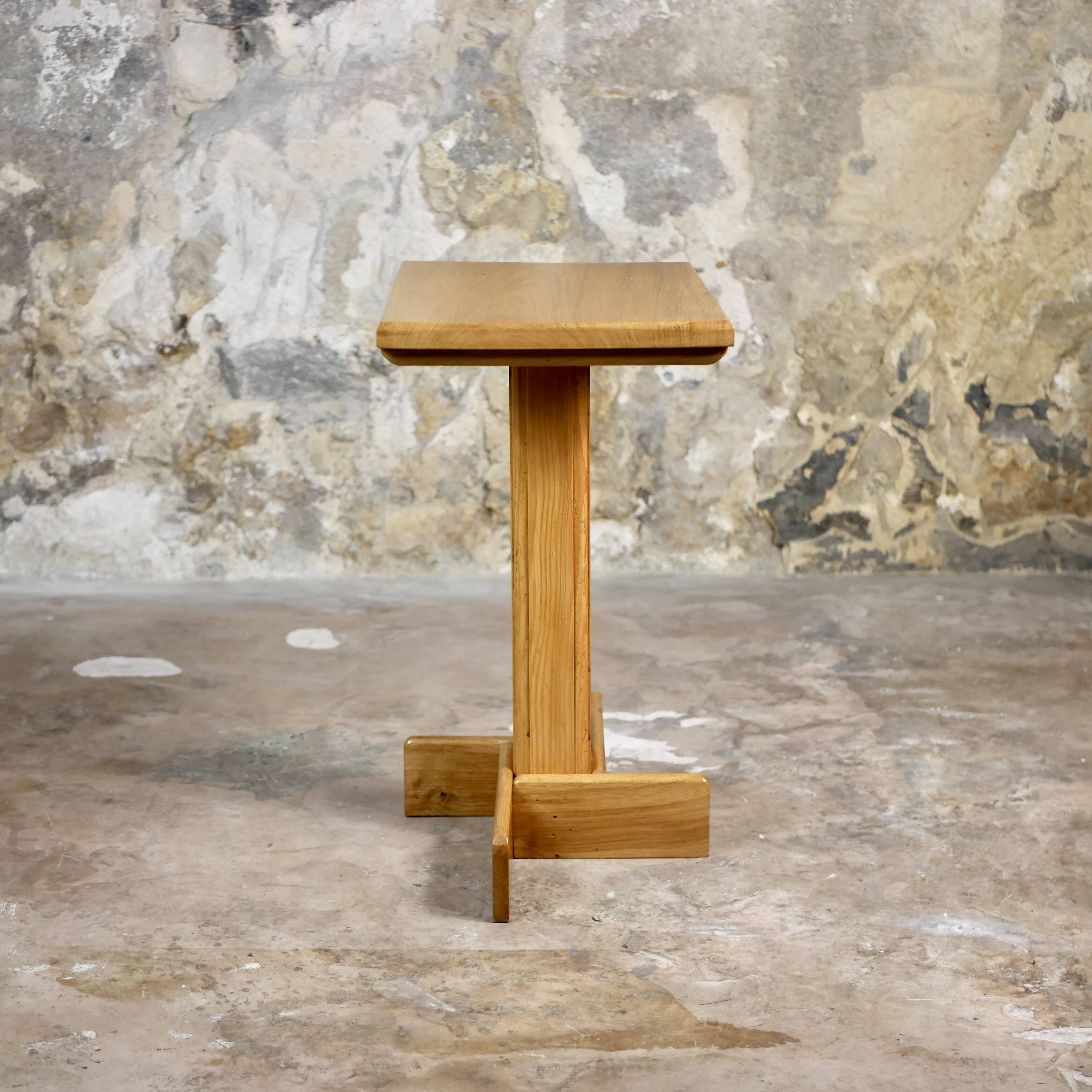 Series of 3 side tables in oak and pine