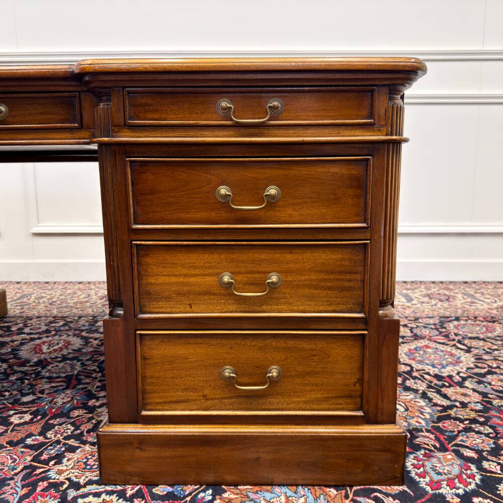 Très grand bureau partenaire classique anglais